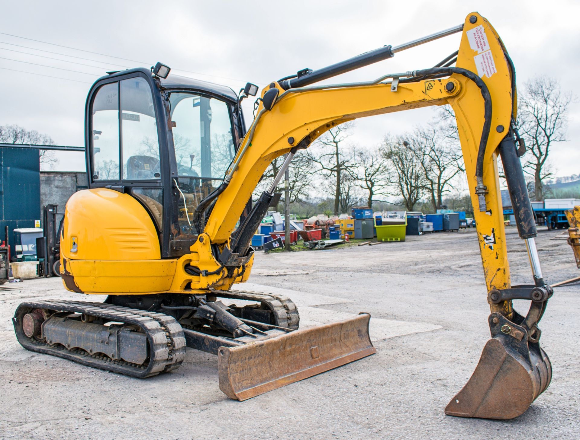 JCB 8030 3 tonne rubber tracked mini excavator Year: 2013 S/N: 2021848 Recorded Hours: 1987 blade, - Image 2 of 12