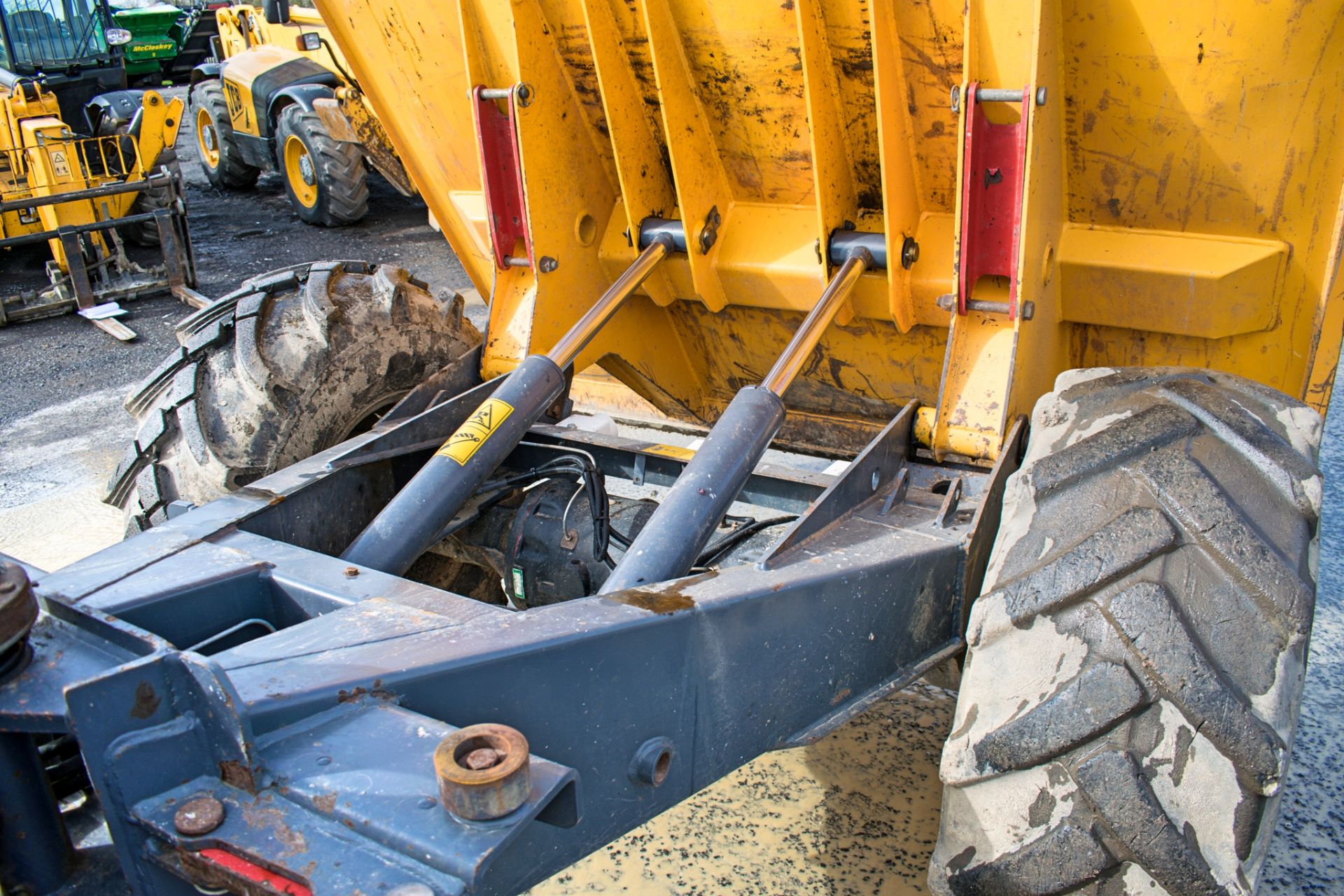 Benford Terex 6 tonne straight skip dumper Year: S/N: Recorded Hours: 2695 1839 - Image 12 of 14