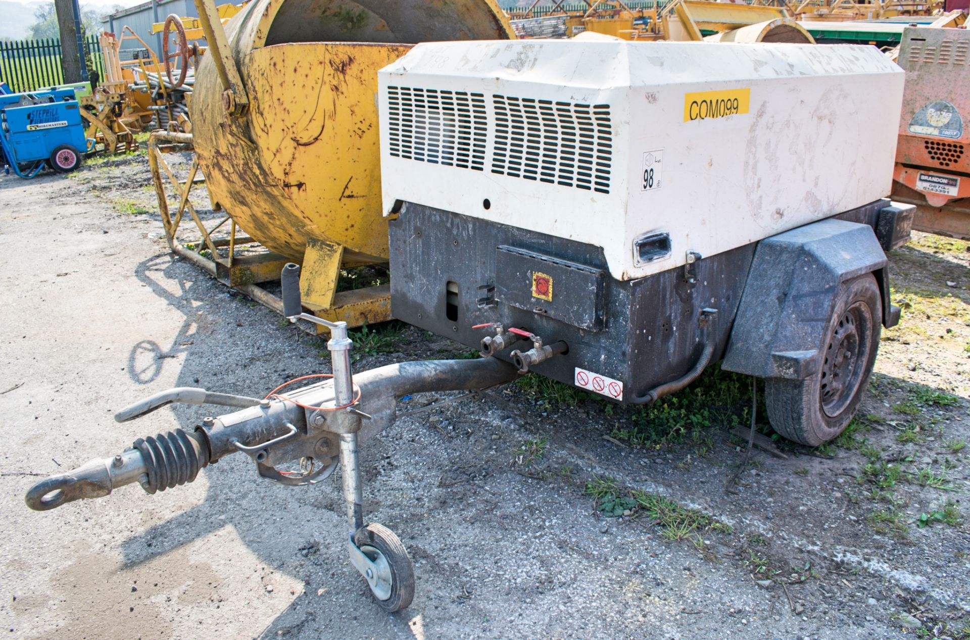 Ingersoll Rand 726 diesel driven mobile air compressor Year: 2010 S/N: 108584 Recorded Hours: 959