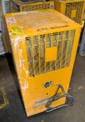 Andrews 110v dehumidifier ** Plug missing **