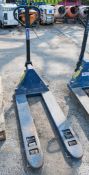 Hand hydraulic pallet truck