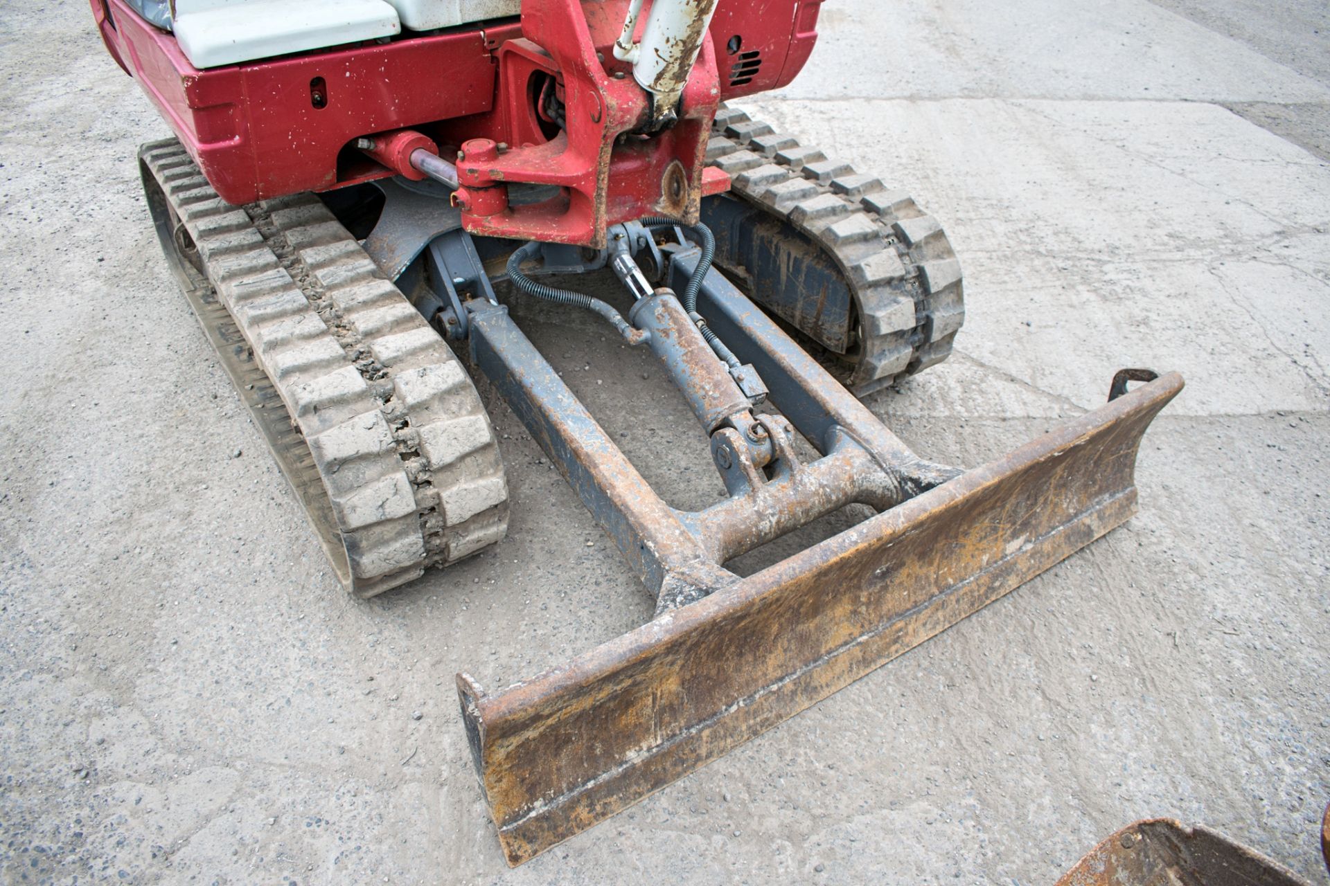 Takeuchi TB228 2.8 tonne rubber tracked mini excavator Year: 2014 S/N: 122803390 Recorded Hours: - Image 10 of 12