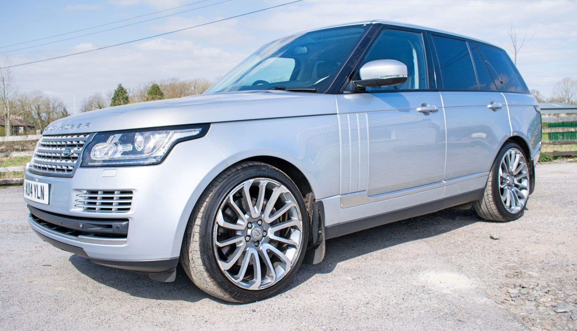 Range Rover Vogue SDV8 Auto 5 door estate SUV Registration Number: AU14 YLN Date of Registration: