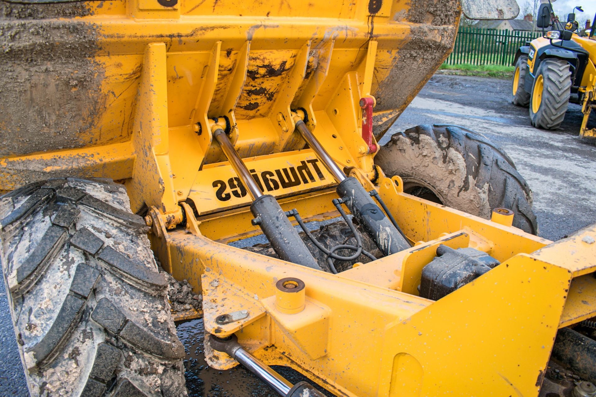 Thwaites 6 tonne straight skip dumper - Image 12 of 13