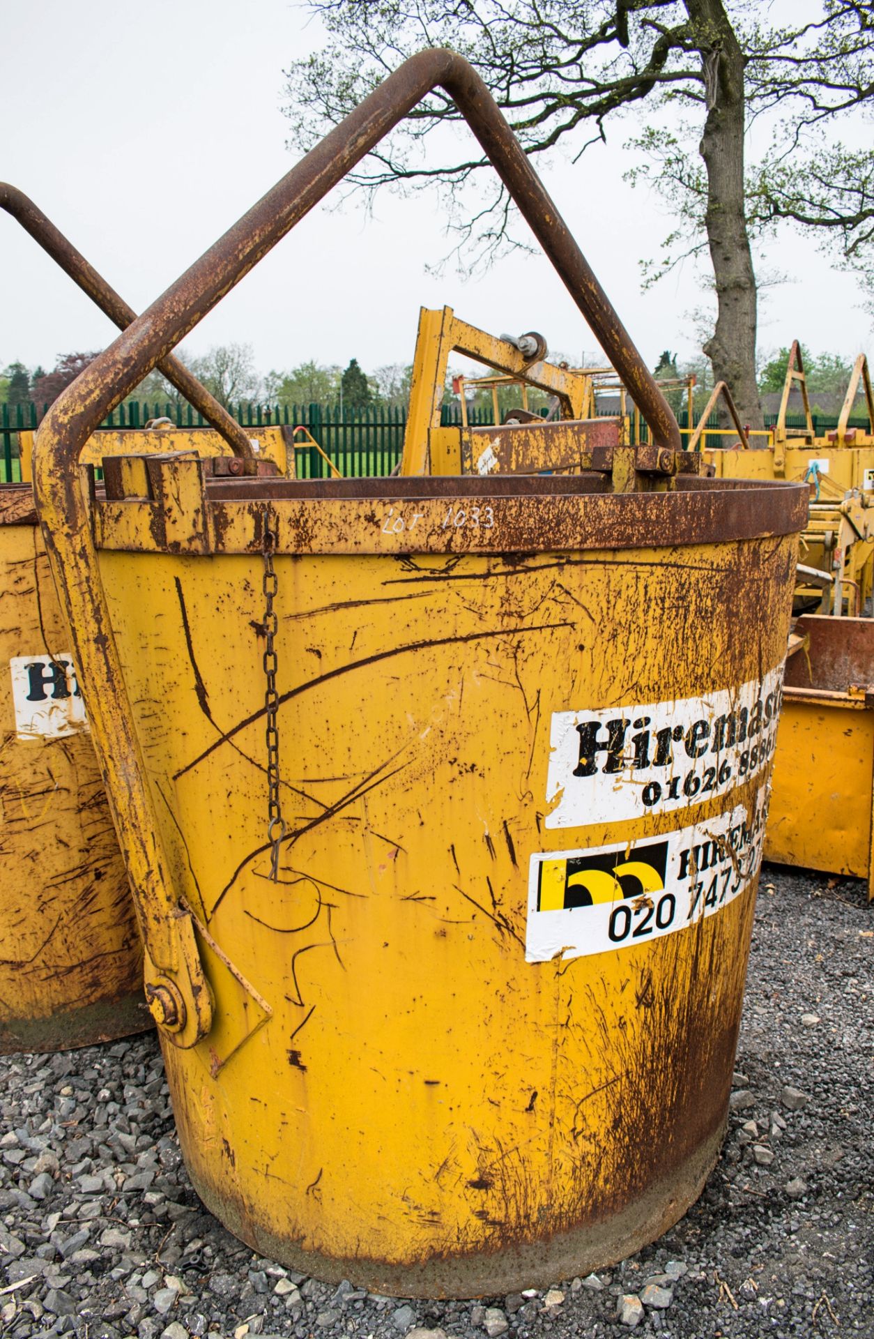 2000 litre steel crane tipping bucket