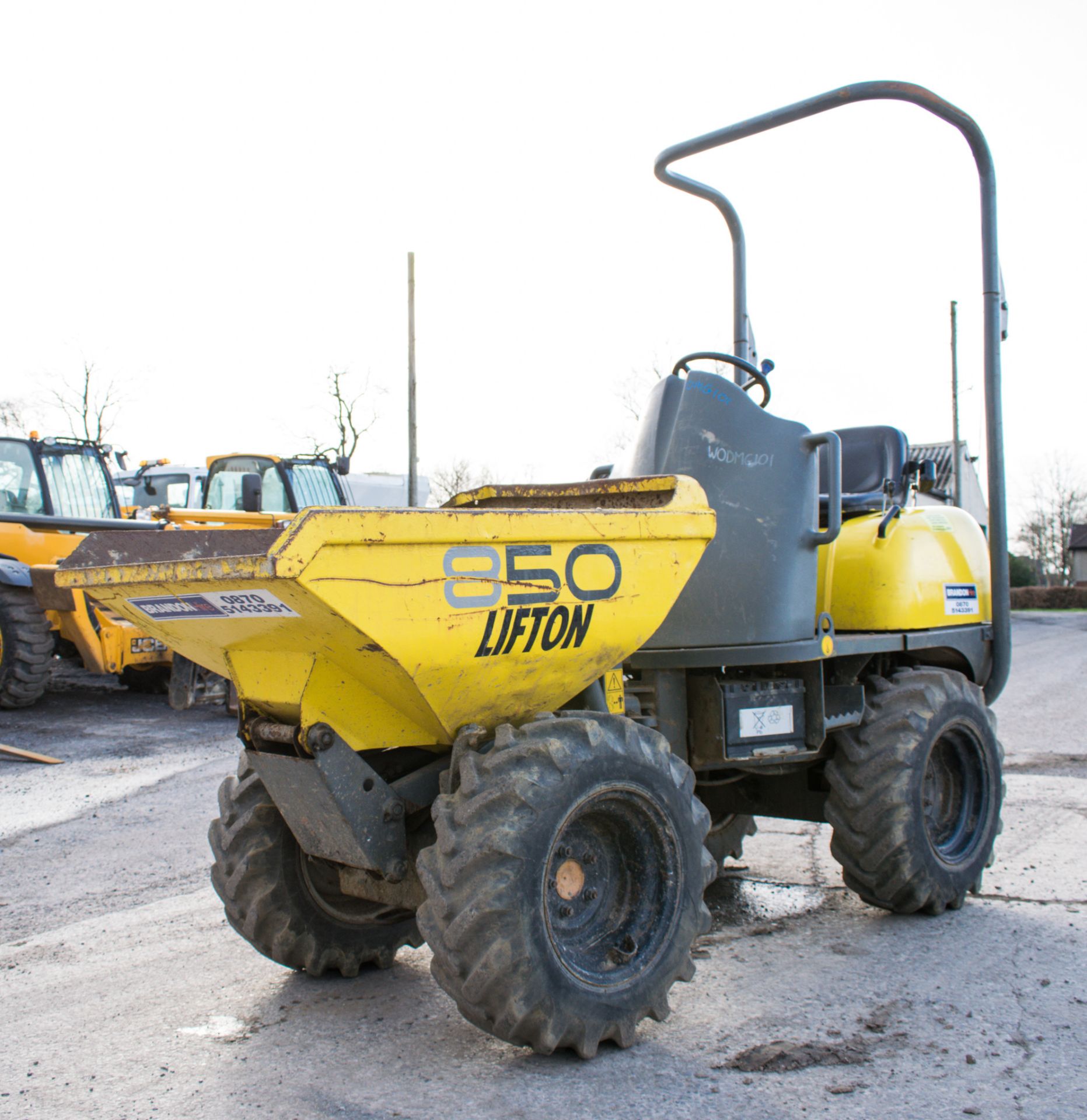 Lifton 850 850kg hi tip dumper Year: 2001 S/N: BA00210 Recorded Hours: 2073 WODMG101