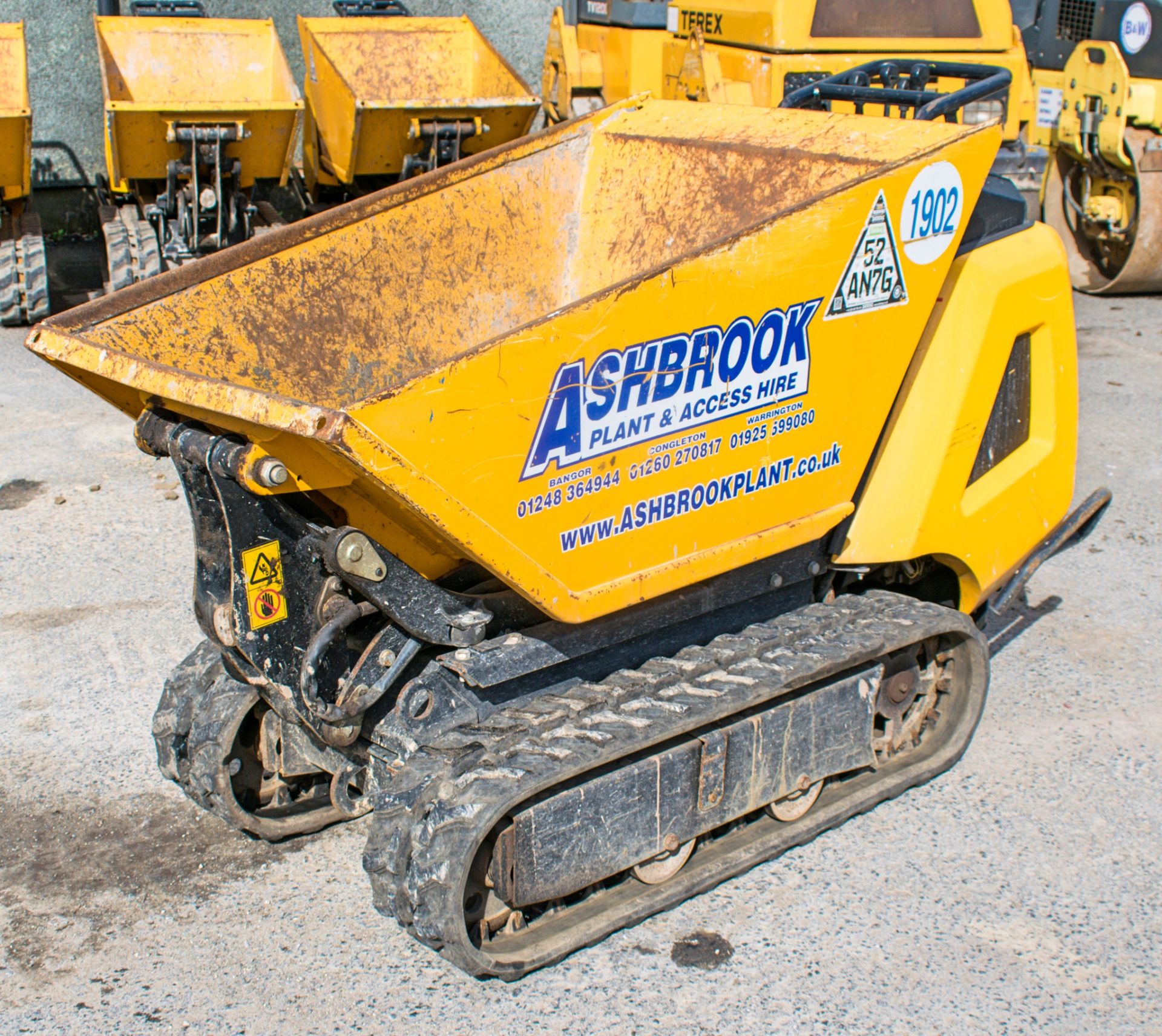 JCB HTD-5 diesel driven rubber tracked Hi-Tip pedestrian dumper Year: 2016 S/N: 1902