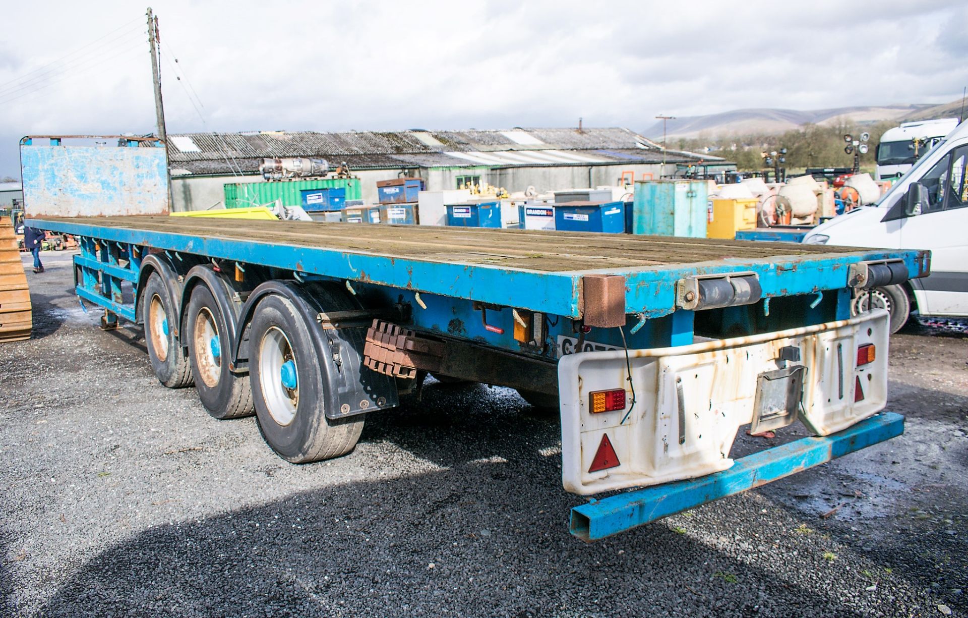 GT Fruehauf 13.6 metre tri axle flat bed trailer Year: 2002 S/N: SFRSBPSA32W602905 Registration - Bild 3 aus 5