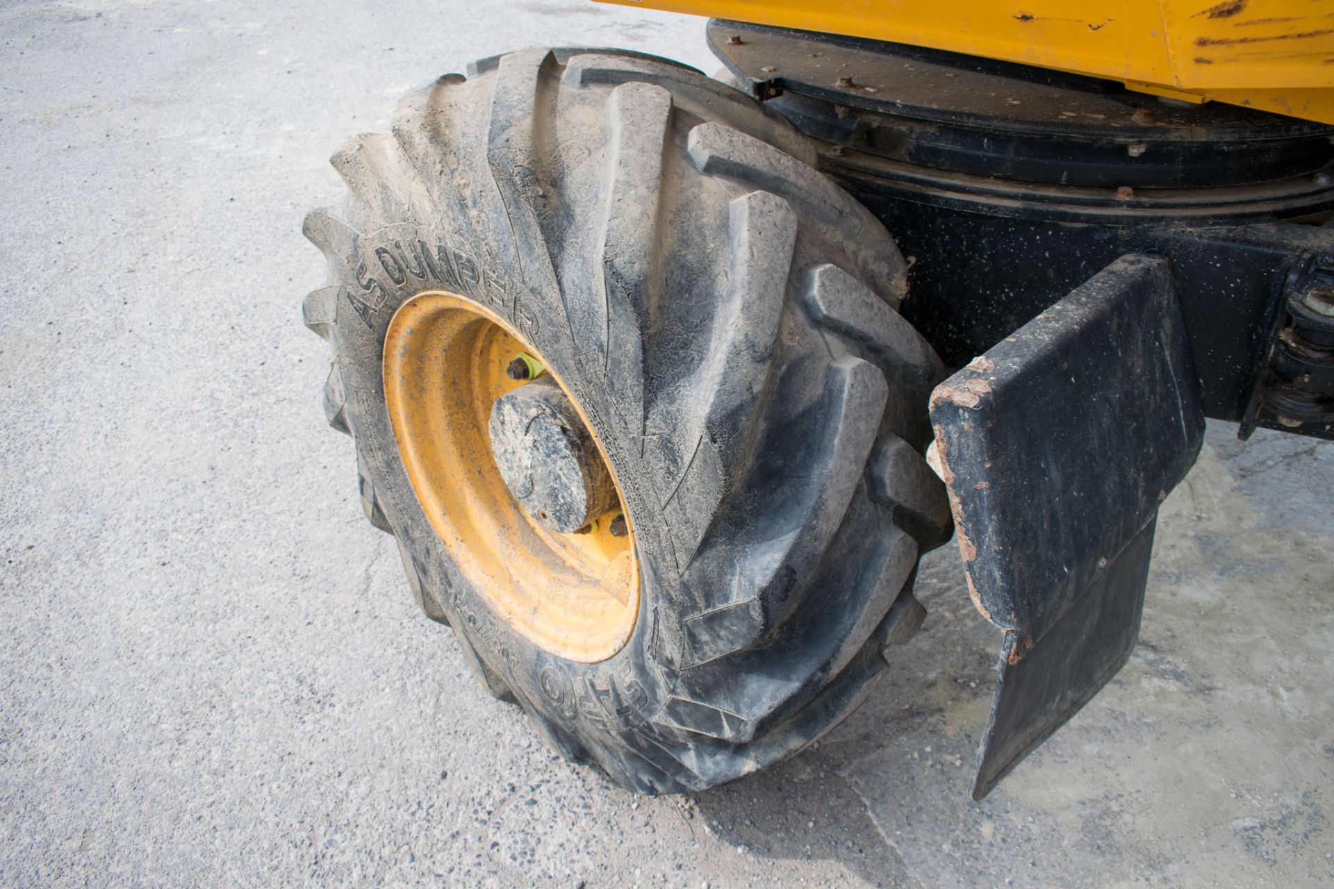 JCB 6 tonne swivel skip dumper Year: 2015 S/N: 7343 Recorded Hours: 632 A667114 - Image 8 of 14