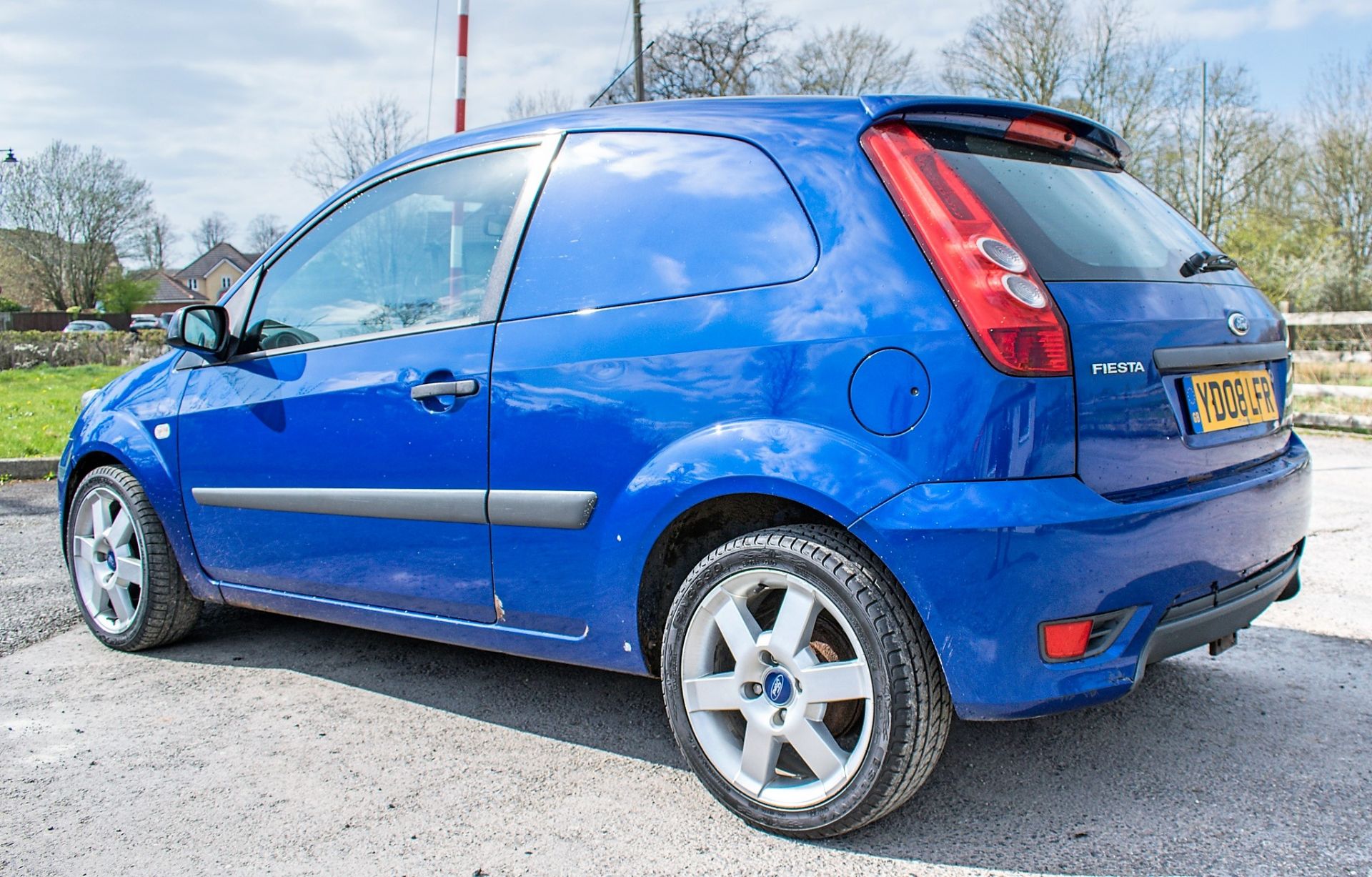 Ford Fiesta 1.6 TDCi Sport car derived van Registration Number: YD08 LFR Date of Registration: 20/ - Image 4 of 11