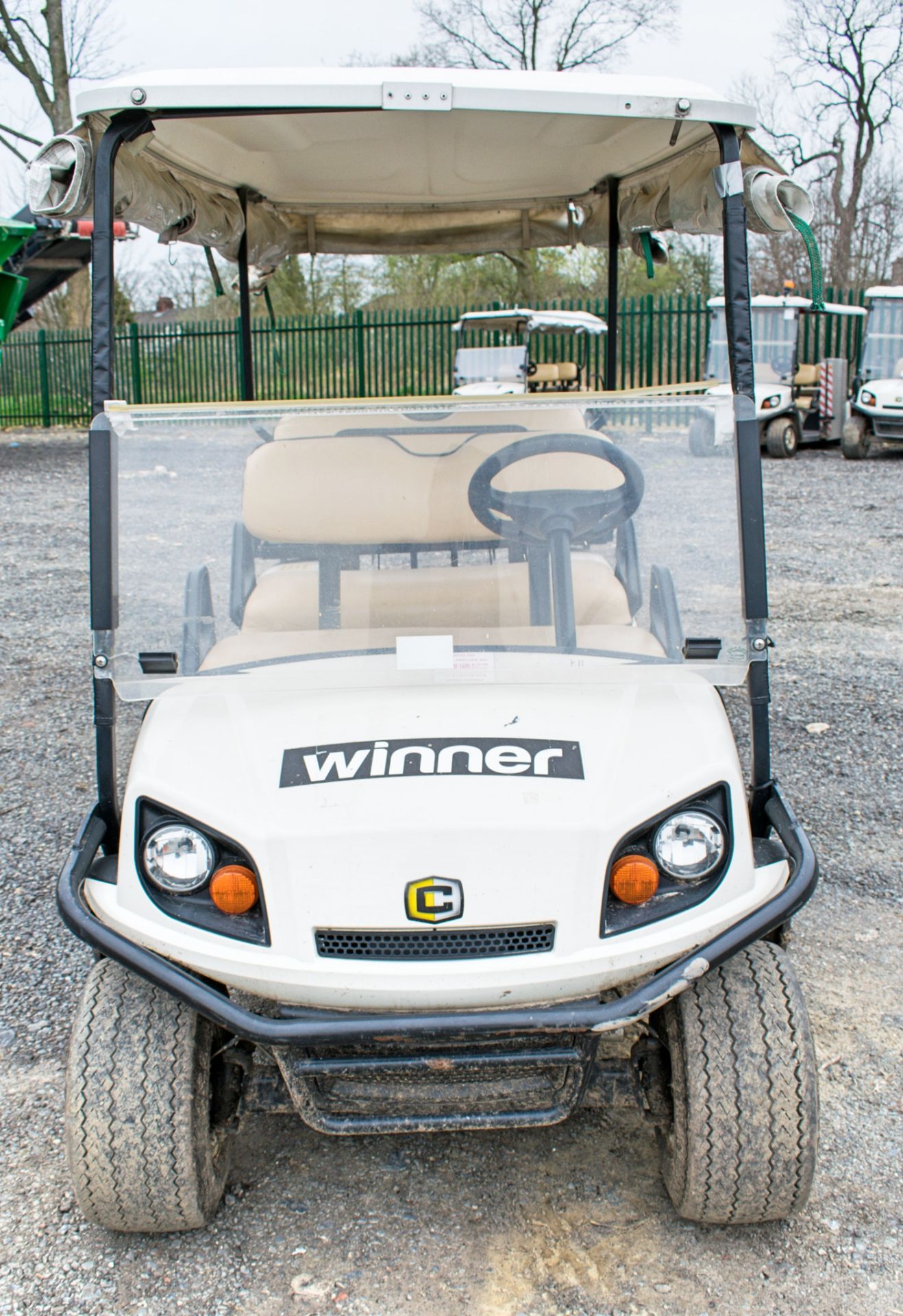 Cushman 6 seat petrol driven golf buggy Year: 2012 S/N: 281245 Recorded Hours: 0184 - Image 5 of 8