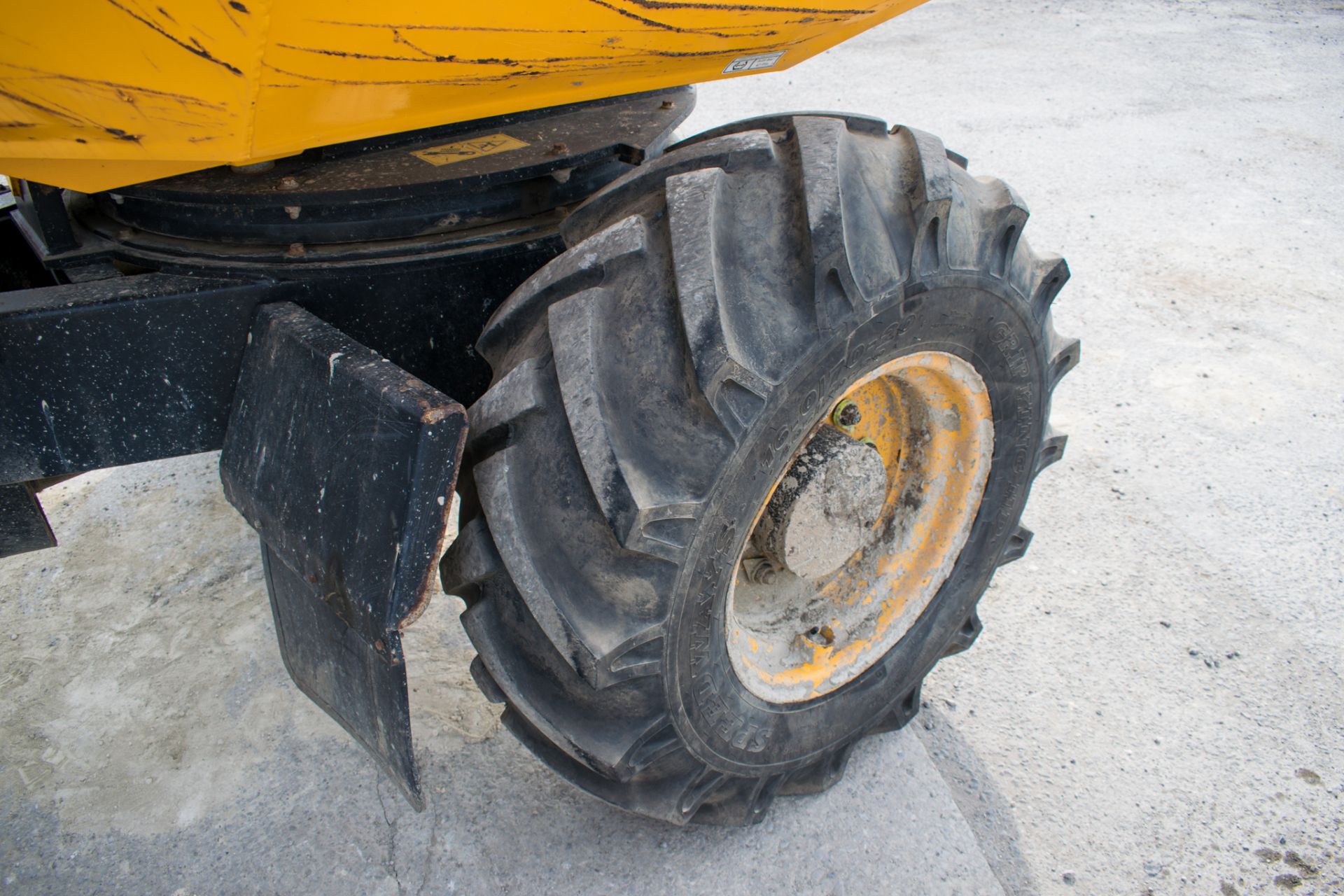 JCB 6 tonne swivel skip dumper Year: 2015 S/N: 7343 Recorded Hours: 632 A667114 - Image 9 of 14