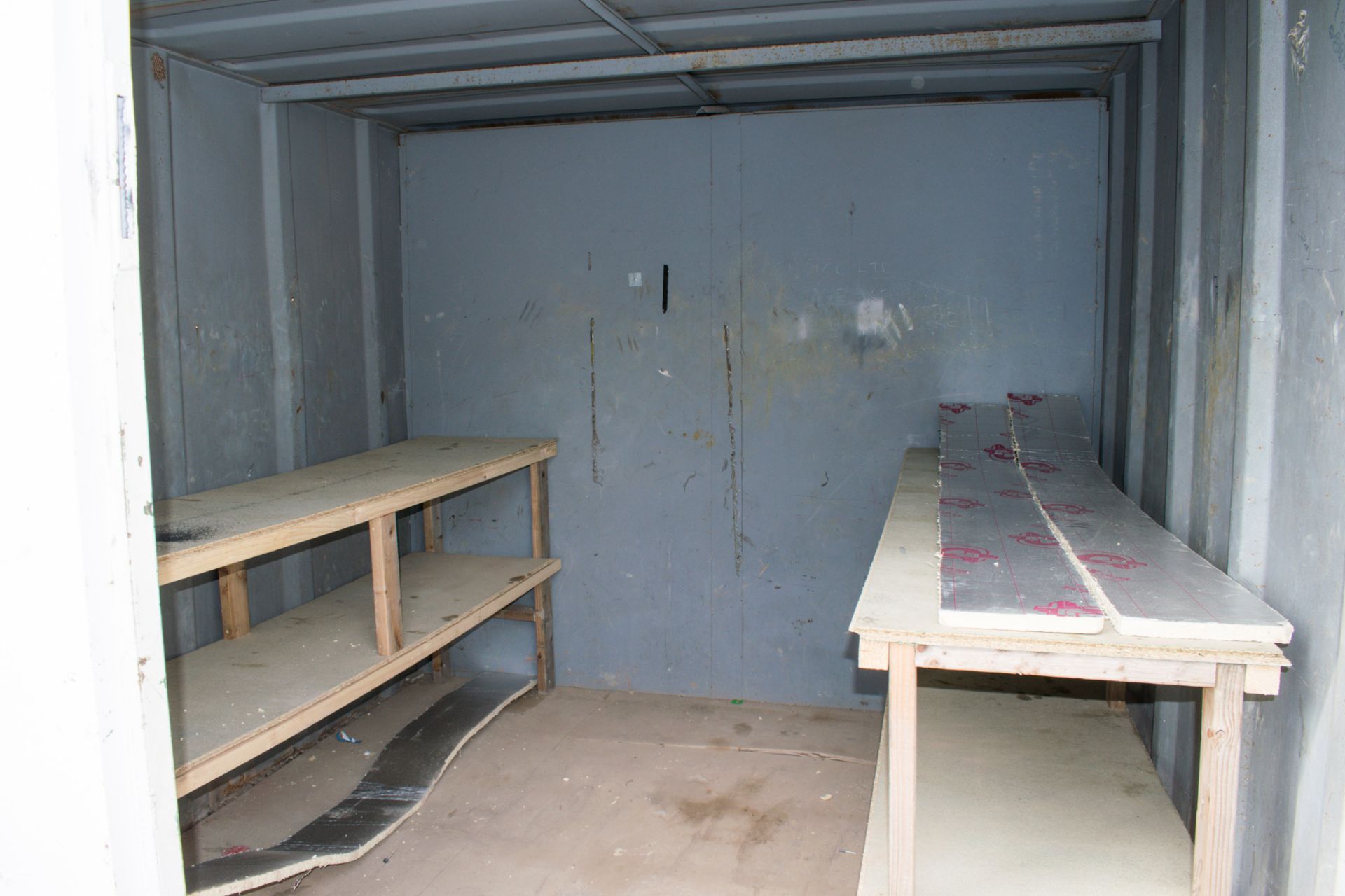 21 ft x 9 ft steel anti vandal office/store unit c/w keys A450944 - Image 5 of 6