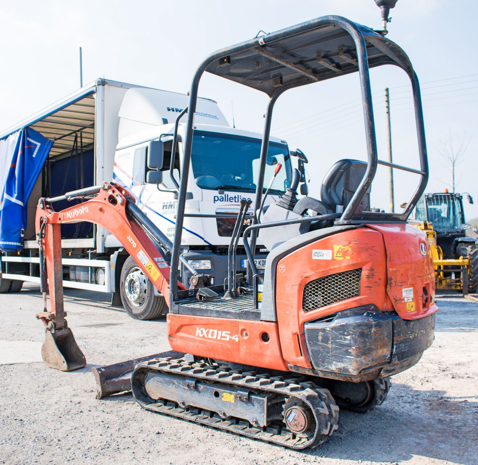 Kubota KX015.4 1.5 tonne rubber tracked excavator Year: 2011 S/N: 55648 Recorded Hours: 2722 - Image 3 of 12