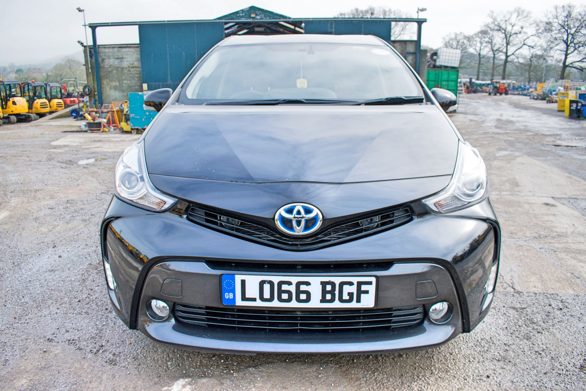 Toyota Prius Icon CVT Hybrid 5 door hatchback car Registration Number: LO66 BGF Date of - Image 5 of 13