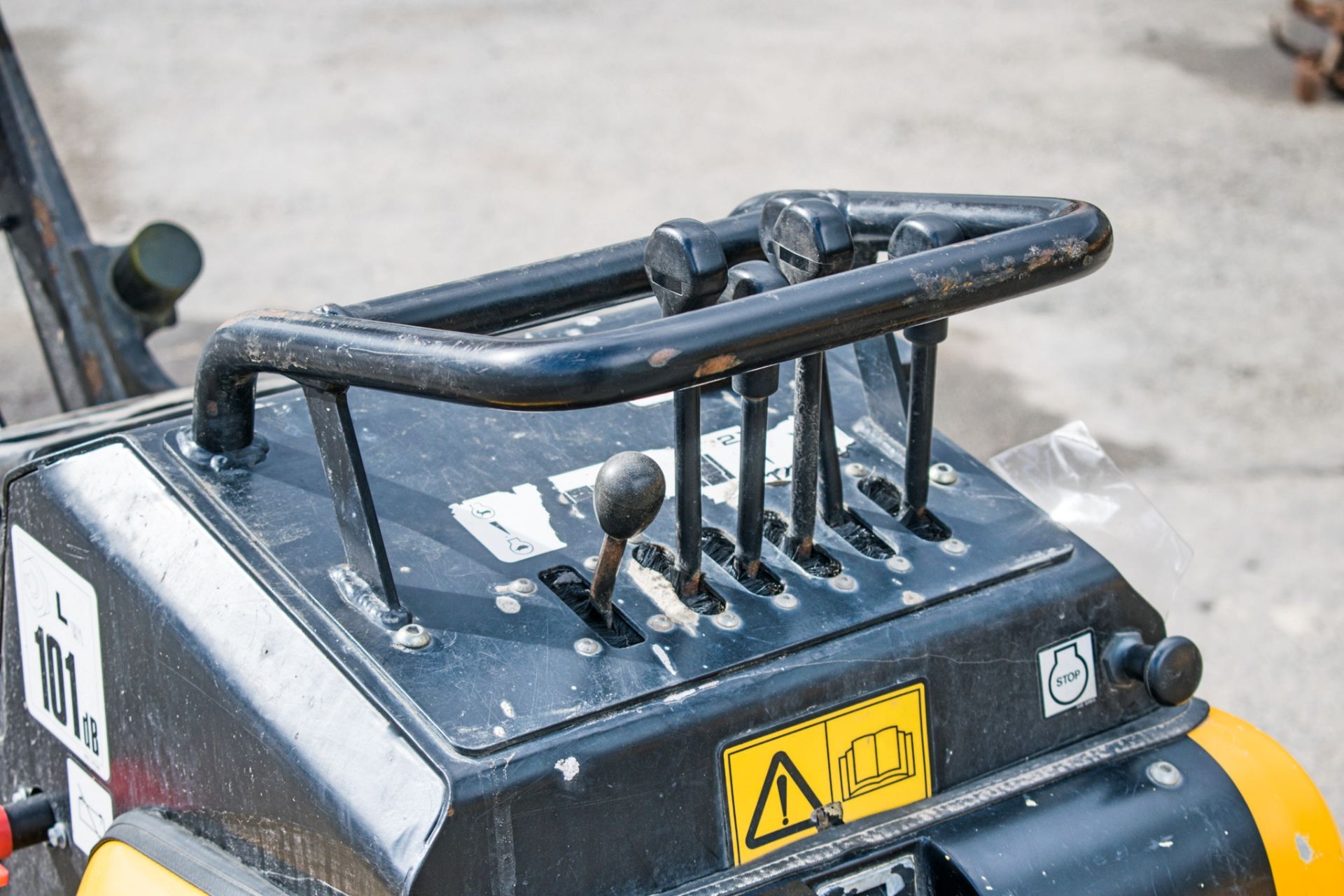 JCB HTD-5 diesel driven rubber tracked Hi-Tip pedestrian dumper Year: 2016 S/N: 1902 - Image 11 of 12