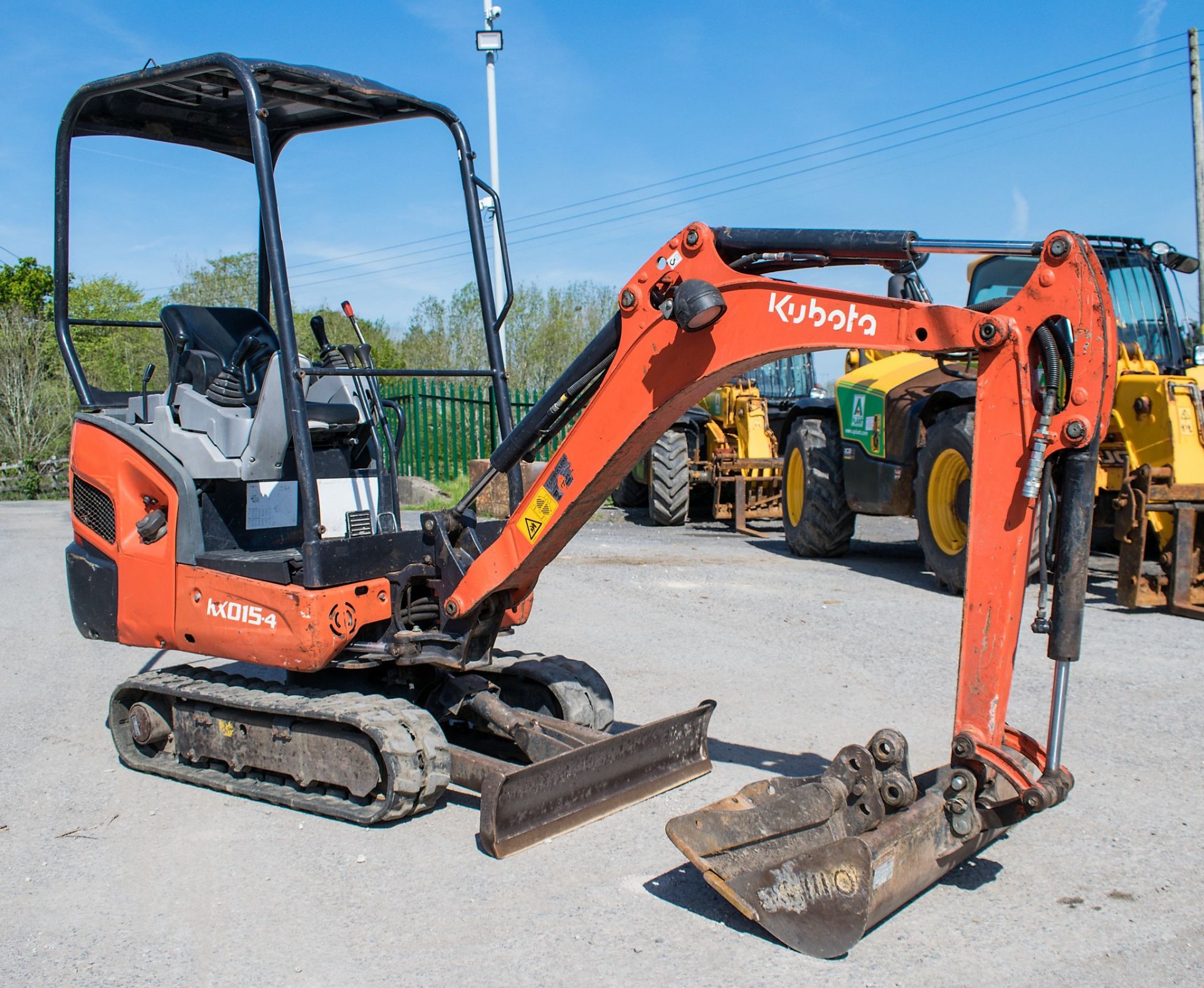 Kubota KX015-4 1.5 tonne rubber tracked mini excavator Year: 2011 S/N: 55637 Recorded Hours: 2394 - Image 2 of 12