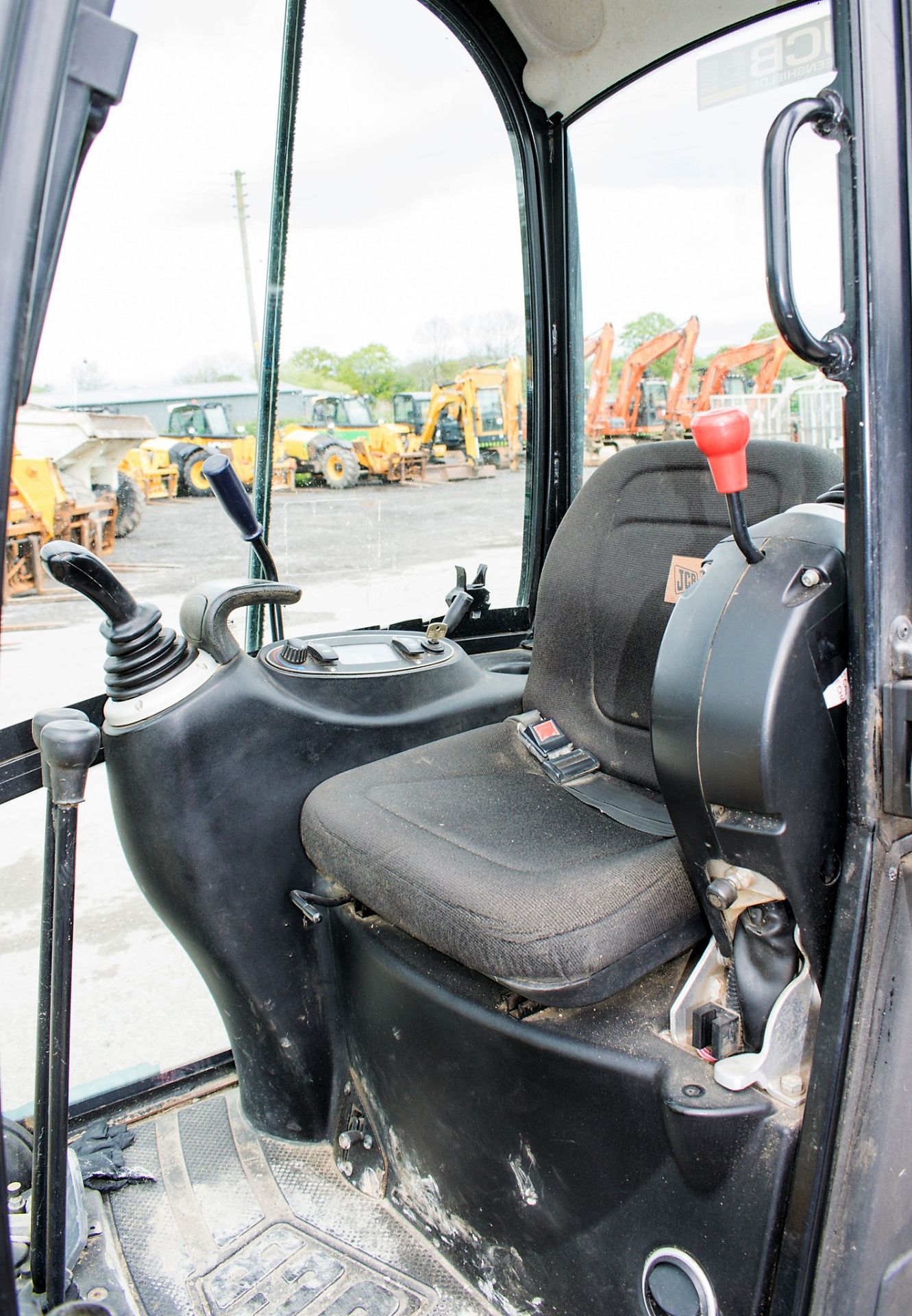 JCB 8016 1.6 tonne rubber tracked mini excavator Year: 2013 S/N: 2071455 Recorded Hours: blade, - Image 12 of 12