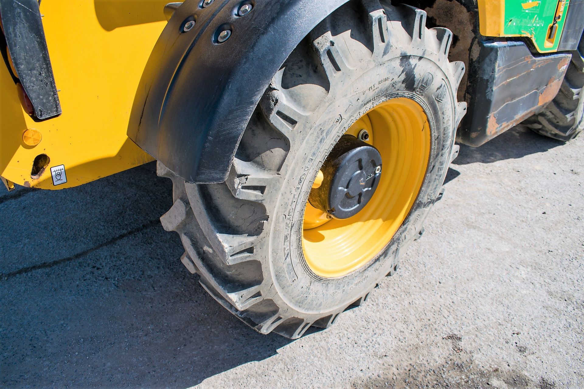 JCB 531-70 telescopic handler  Year: 2013 S/N: 2178066 Recorded Hours: 2097 A603292 - Image 9 of 14