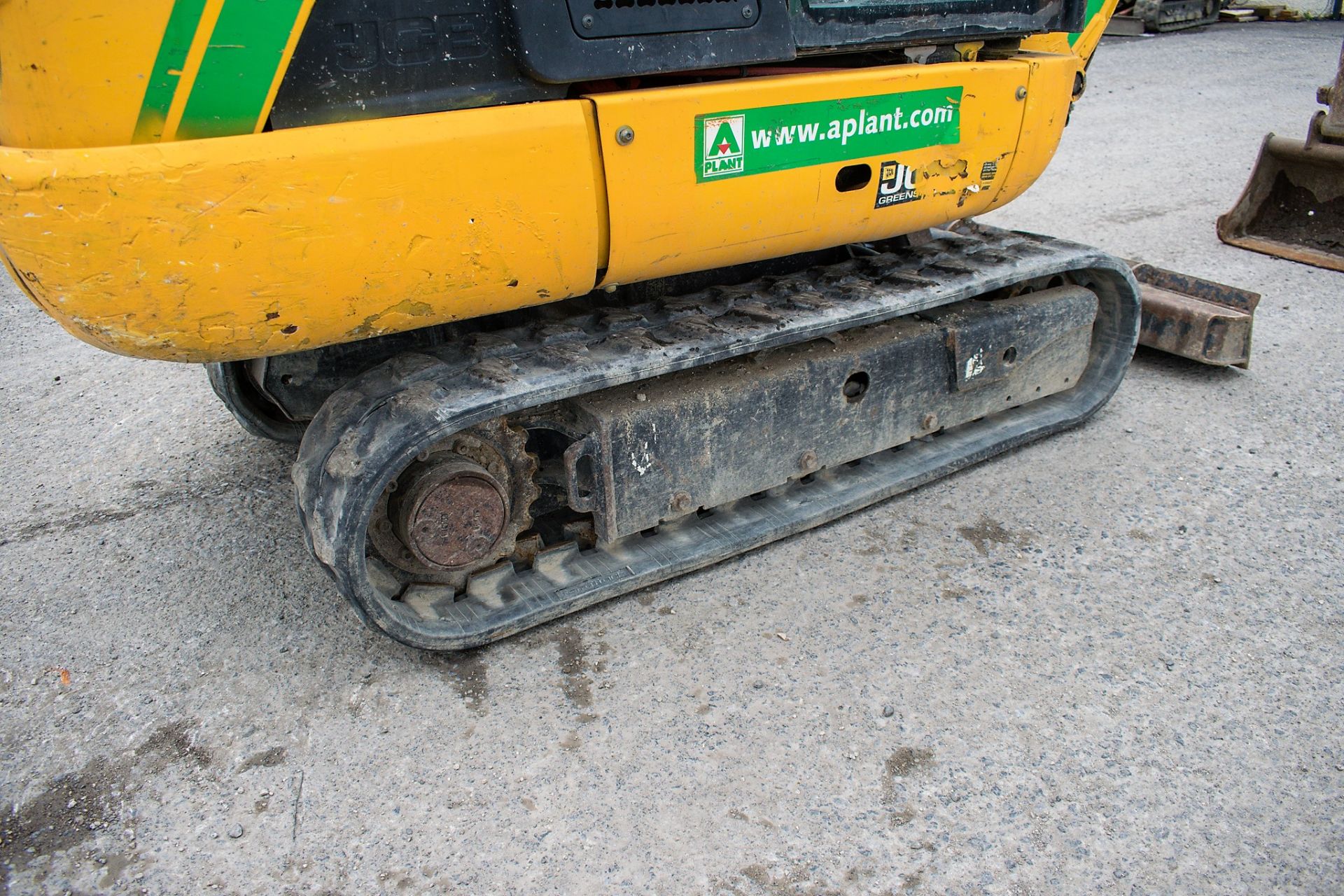 JCB 8016 1.6 tonne rubber tracked mini excavator Year: 2013 S/N: 2071482 Recorded Hours: 1312 blade, - Image 8 of 12