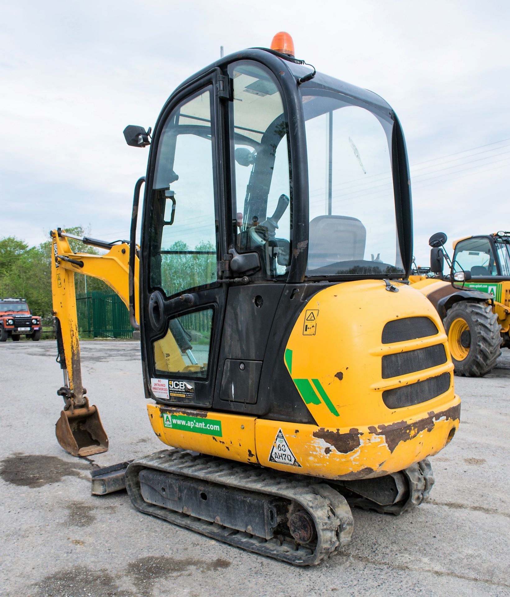 JCB 8016 1.6 tonne rubber tracked mini excavator Year: 2013 S/N: 2071357 Recorded Hours: 1753 blade, - Image 3 of 12