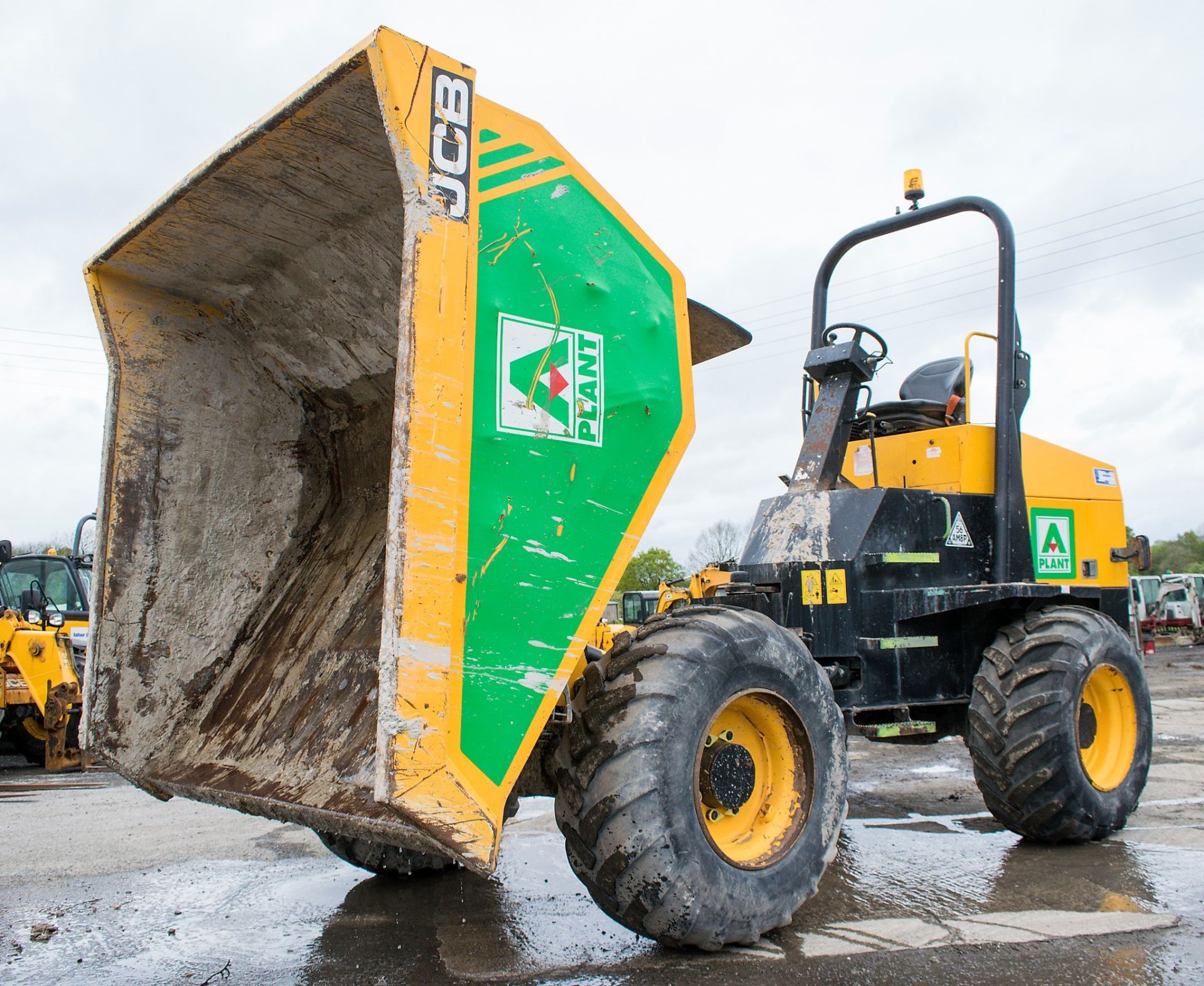 JCB 9 tonne straight skip dumper Year: 2015 S/N: 18192 Recorded Hours: 1213 A677211 - Image 11 of 14