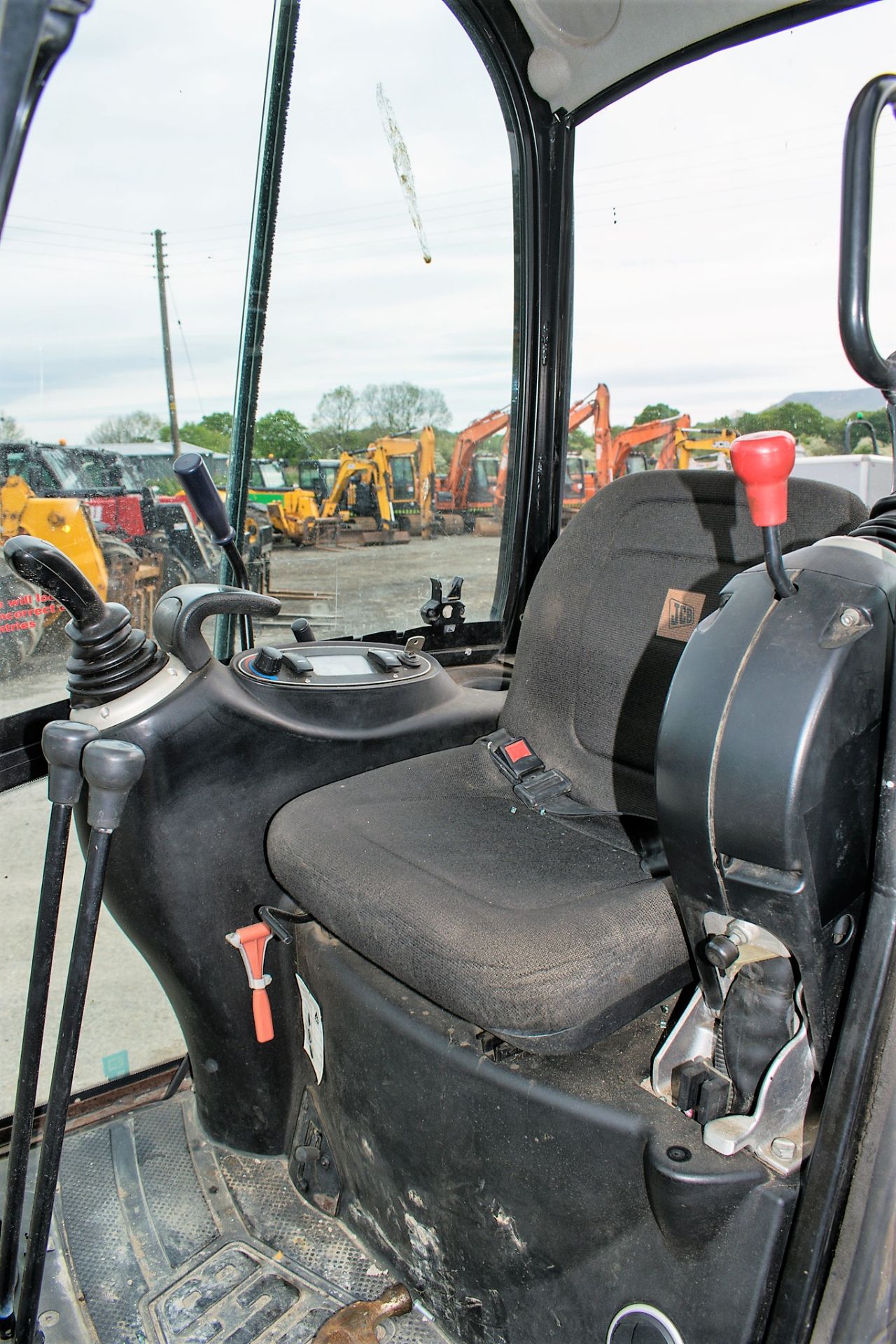 JCB 8016 1.6 tonne rubber tracked mini excavator Year: 2013 S/N: 2071357 Recorded Hours: 1753 blade, - Image 12 of 12