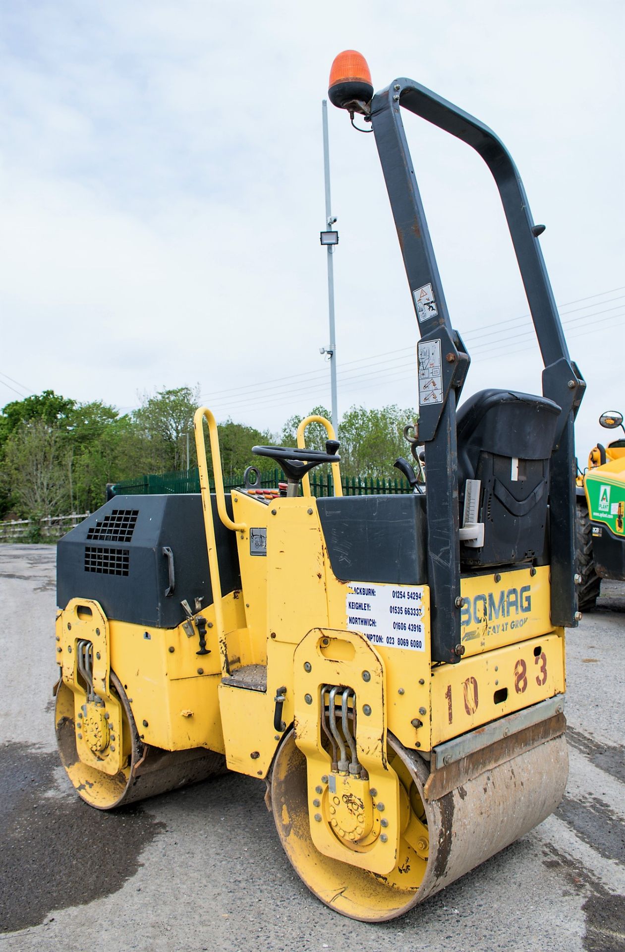 Bomag BW 80 ADH-2 double drum roller  Year: 2007 S/N: 101460427066 Rec hours: 880 1083 - Image 3 of 10