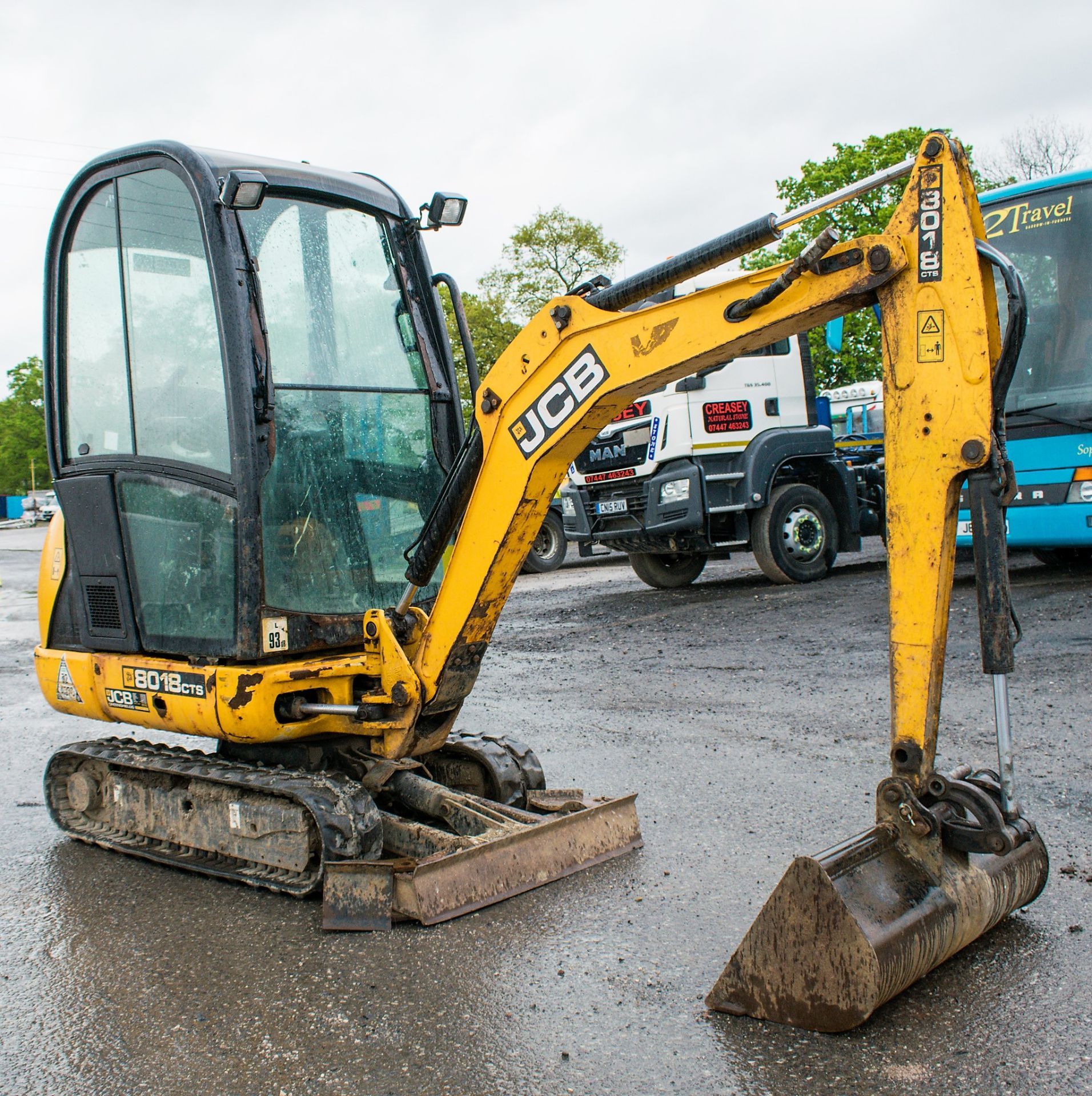 JCB 8018 1.8 tonne rubber tracked mini excavator Year: 2014 S/N: 2333718 Recorded Hours: 1585 blade, - Image 2 of 12