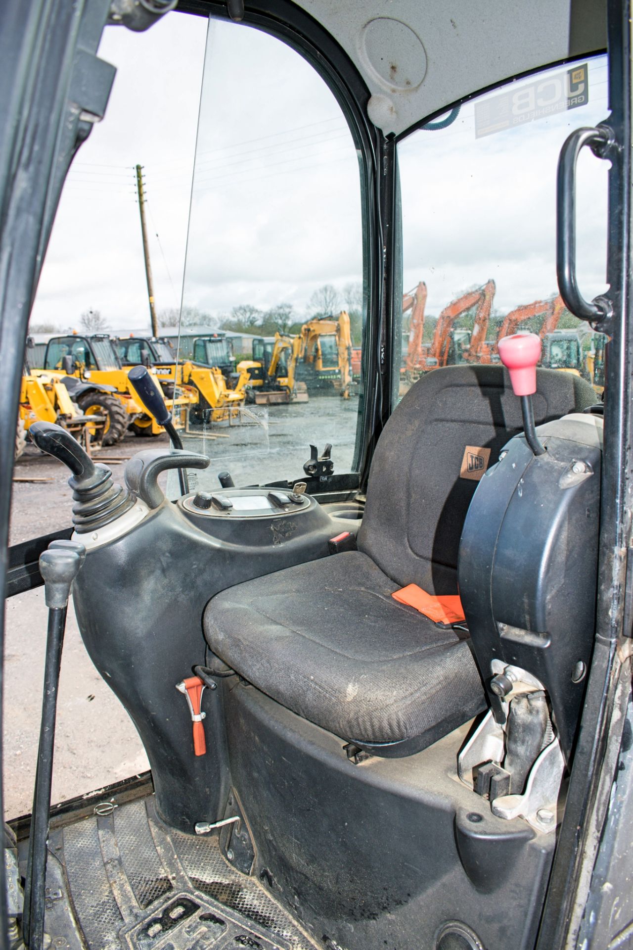 JCB 8016 1.6 tonne rubber tracked mini excavator Year: 2013 S/N: 2071389 Recorded Hours: 1337 blade, - Image 12 of 12