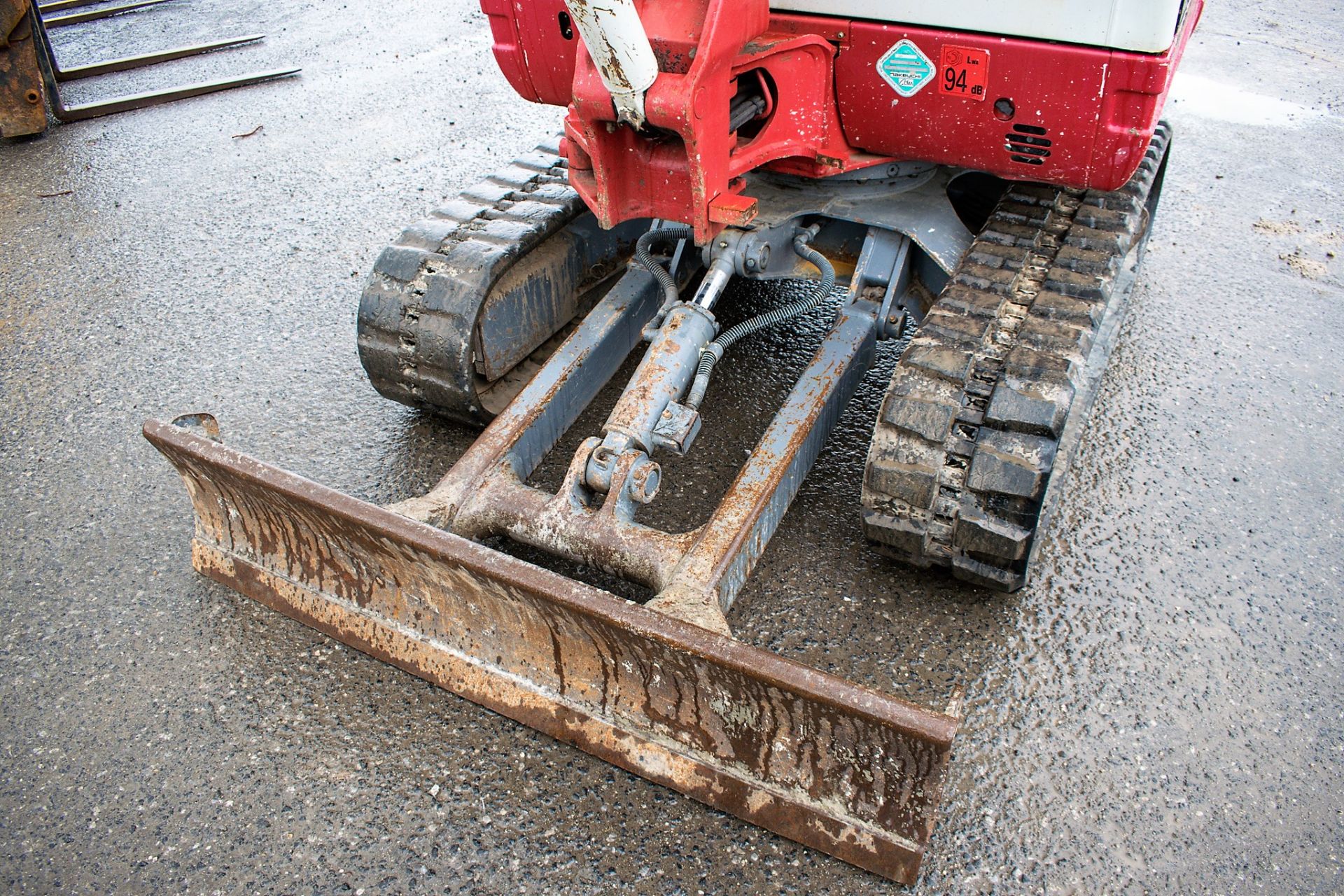 Takeuchi TB228 2.8 tonne rubber tracked excavator Year: 2014 S/N: Recorded Hours:  blade, piped, - Image 9 of 13