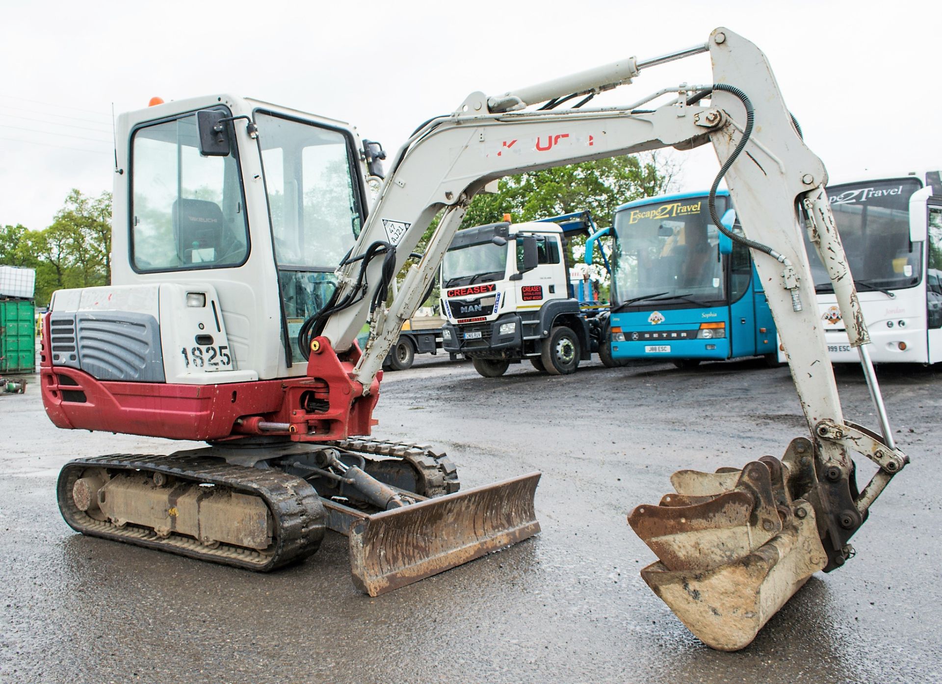 Takeuchi TB228 2.8 tonne rubber tracked excavator Year: 2014 S/N: Recorded Hours:  blade, piped, - Image 2 of 13