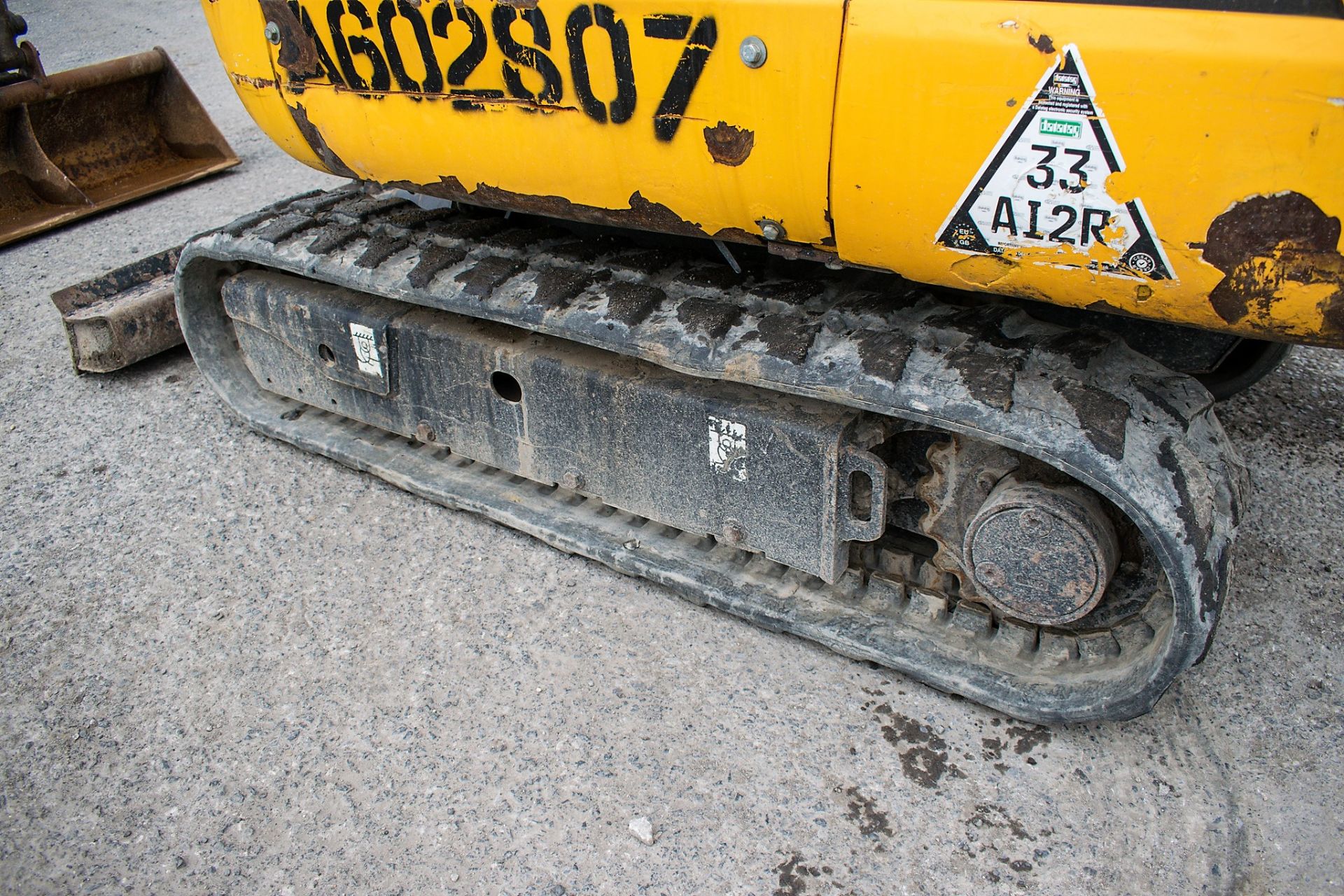 JCB 8016 1.6 tonne rubber tracked mini excavator Year: 2013 S/N: 2071455 Recorded Hours: blade, - Image 7 of 12