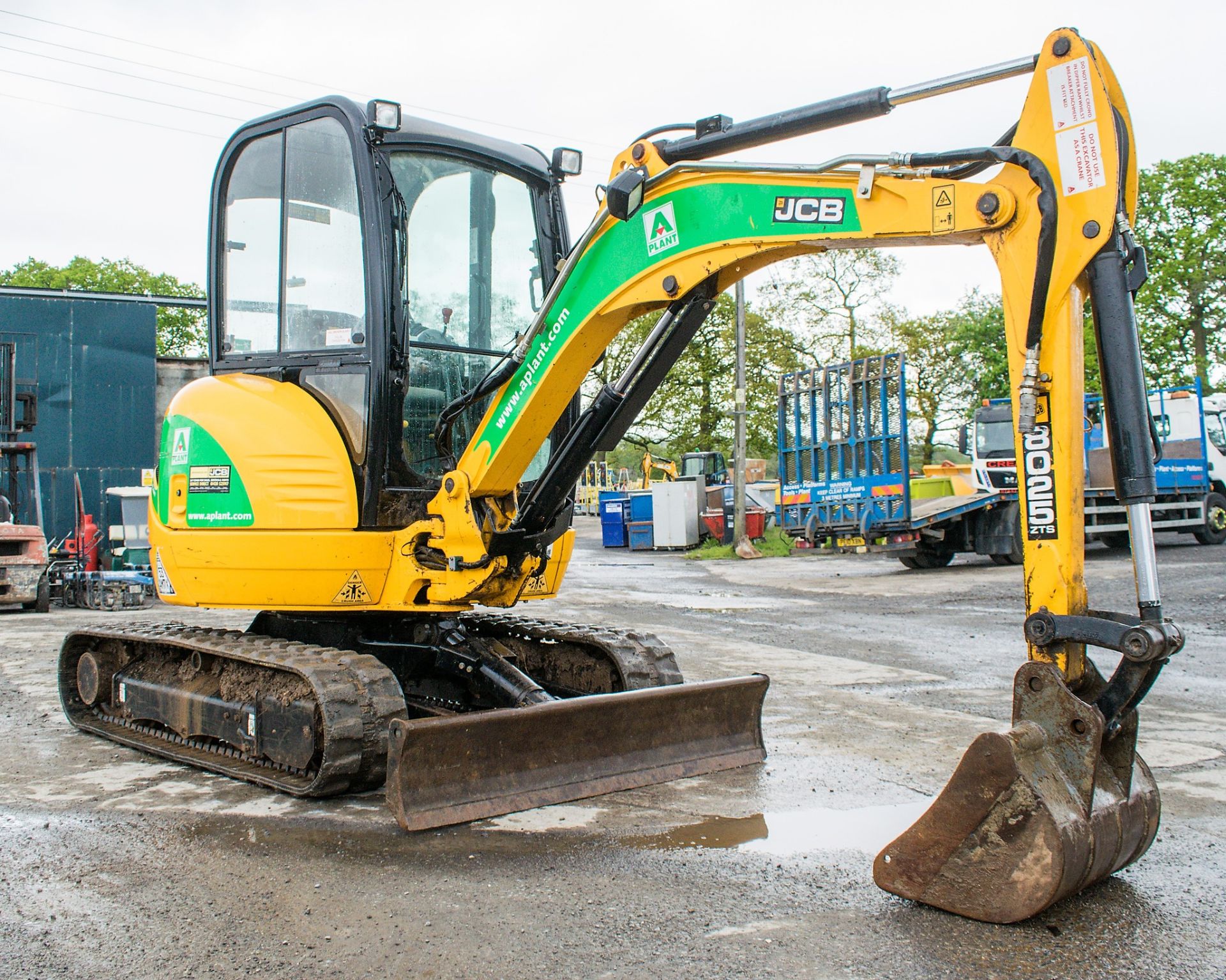 JCB 8025 ZTS 2.5 tonne rubber tracked mini excavator Year: 2015 S/N: 2226986 Recorded Hours: - Image 2 of 12