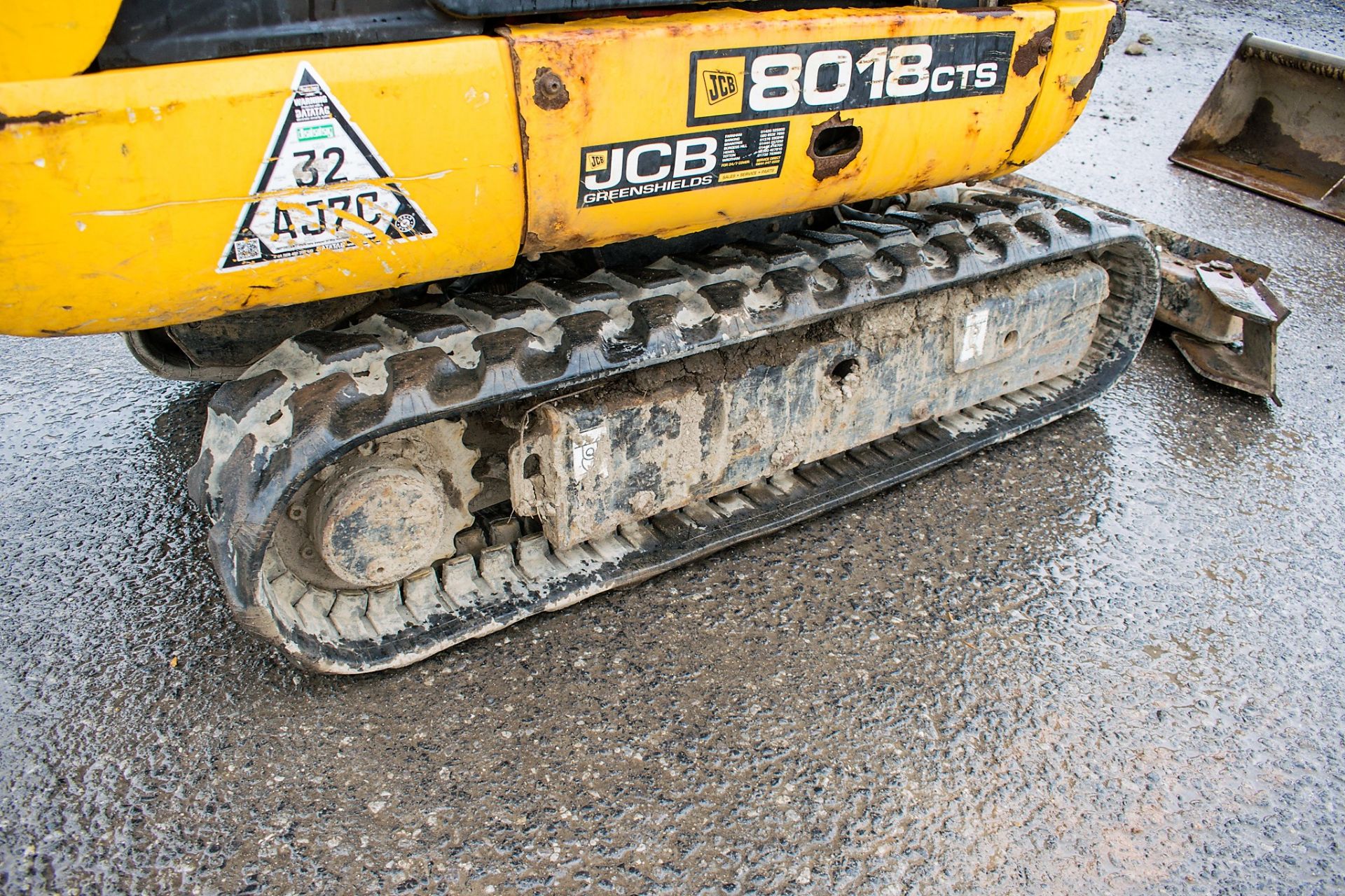 JCB 8018 1.8 tonne rubber tracked mini excavator Year: 2014 S/N: 2333718 Recorded Hours: 1585 blade, - Image 10 of 12