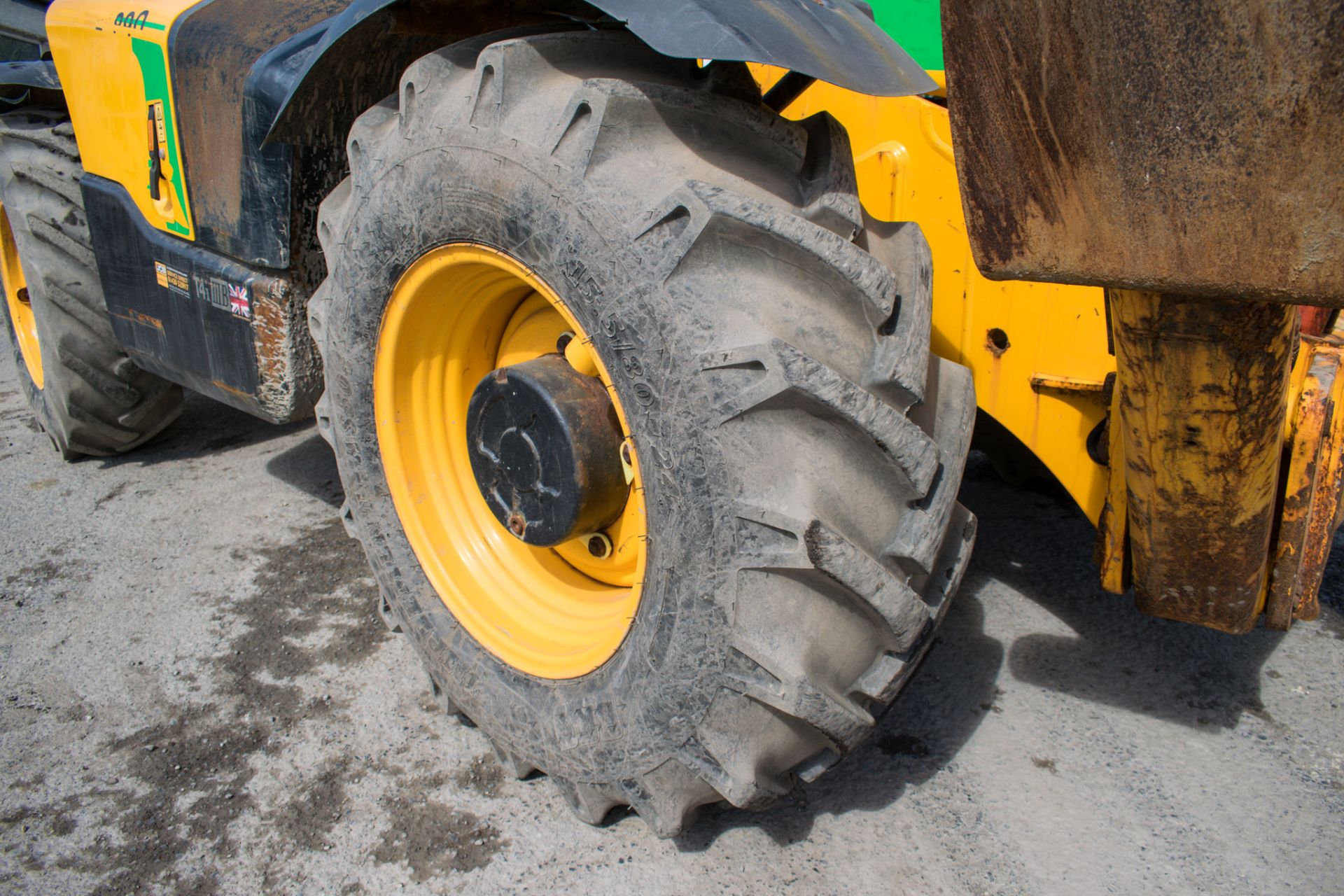 JCB 535-125 Hi-Viz 12.5 metre telescopic handler Year: 2015 S/N: 2347285 Recorded Hours: 2676 - Image 8 of 13