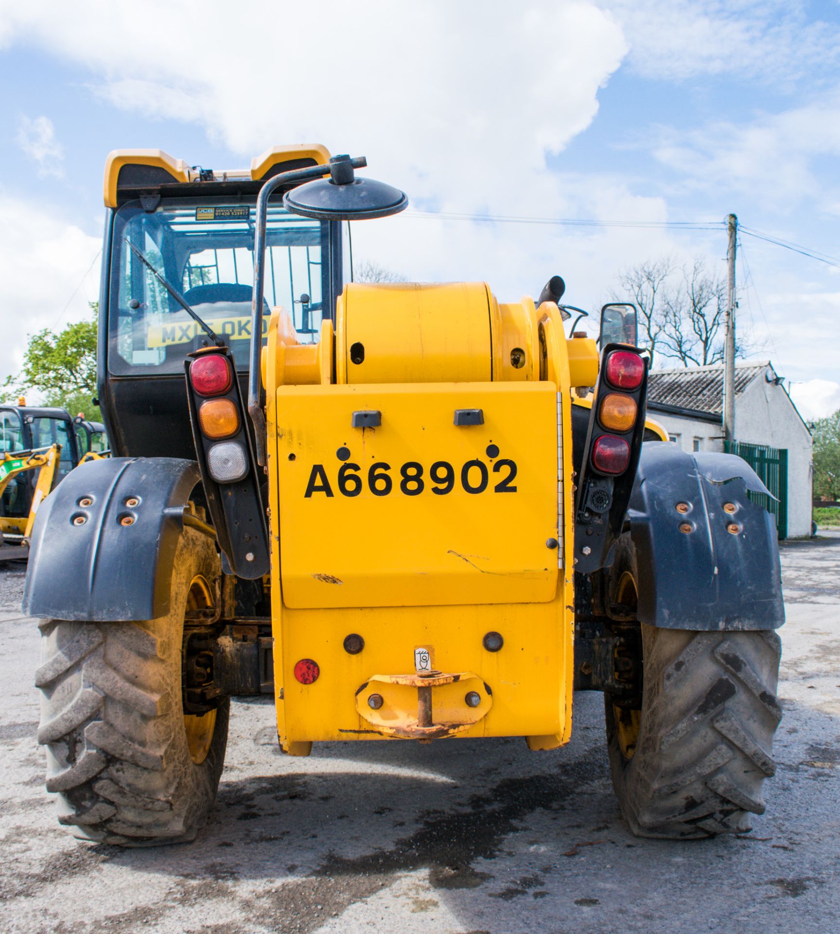 JCB 535-125 Hi-Viz 12.5 metre telescopic handler Year: 2015 S/N: 2347285 Recorded Hours: 2676 - Image 6 of 13