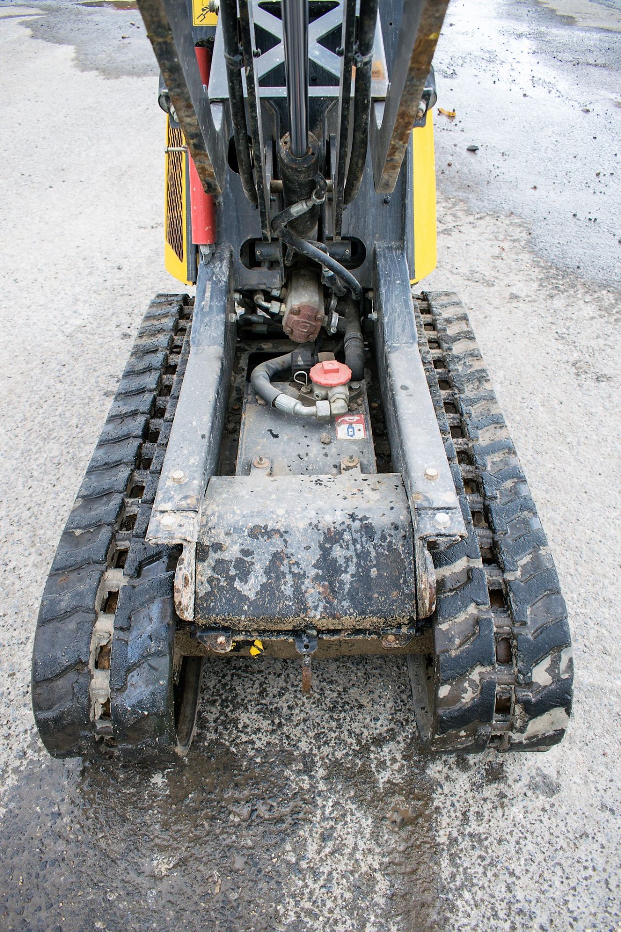 JCB HTD-5 Dumpster diesel driven rubber tracked hi-tip pedestrian dumper Year: 2016 S/N: 1593515 - Image 10 of 12