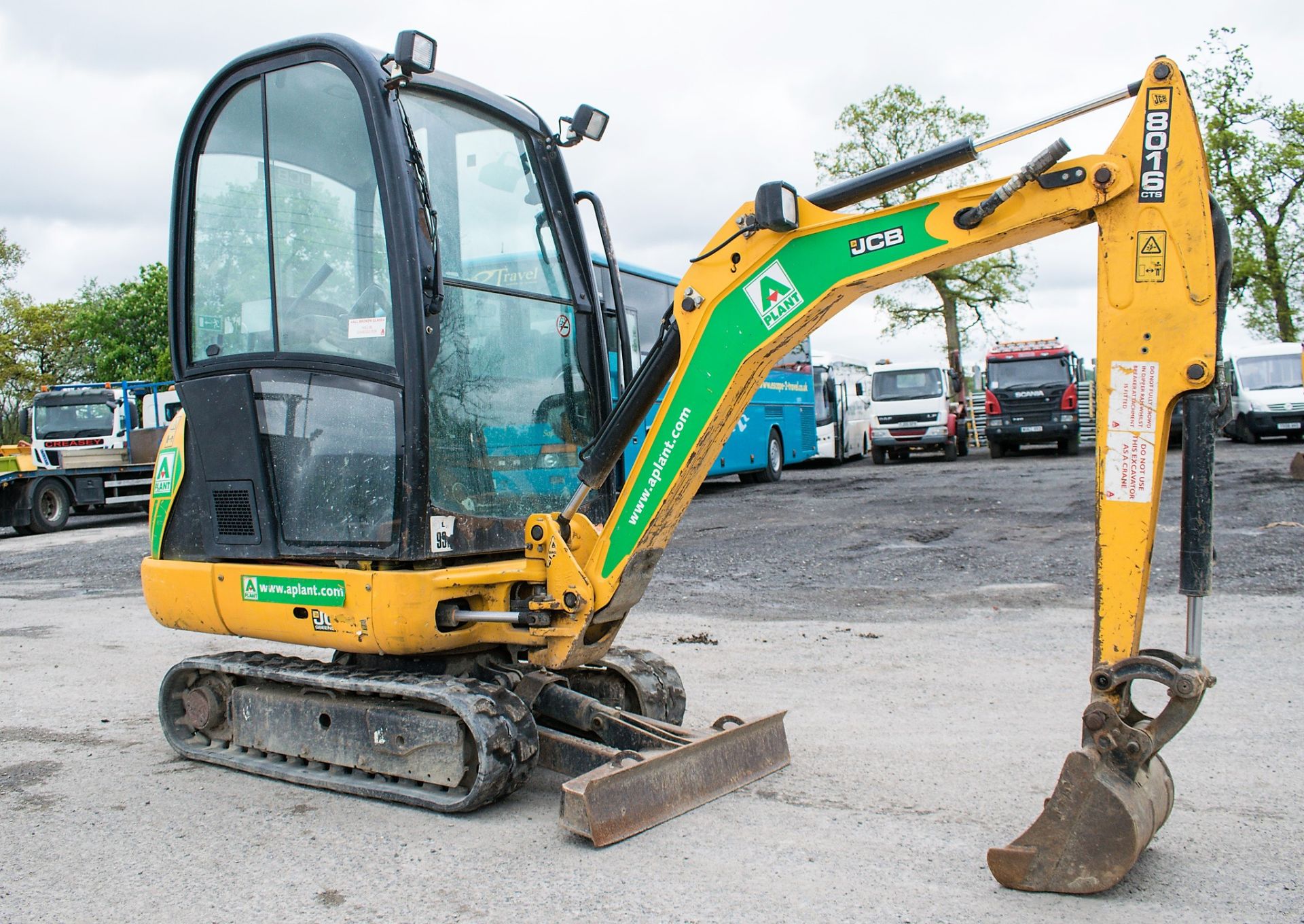 JCB 8016 1.6 tonne rubber tracked mini excavator Year: 2013 S/N: 2071482 Recorded Hours: 1312 blade, - Image 2 of 12