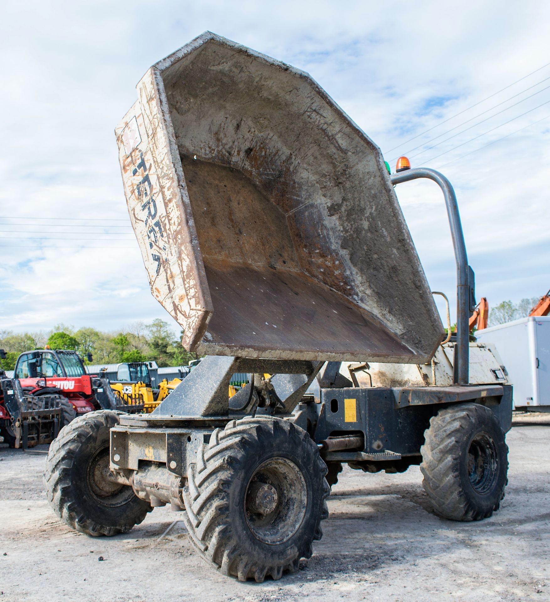 Terex 3 tonne swivel skip dumper Year: 2007 S/N: E703FS094 Recorded Hours: 3150 D1375 - Image 12 of 16