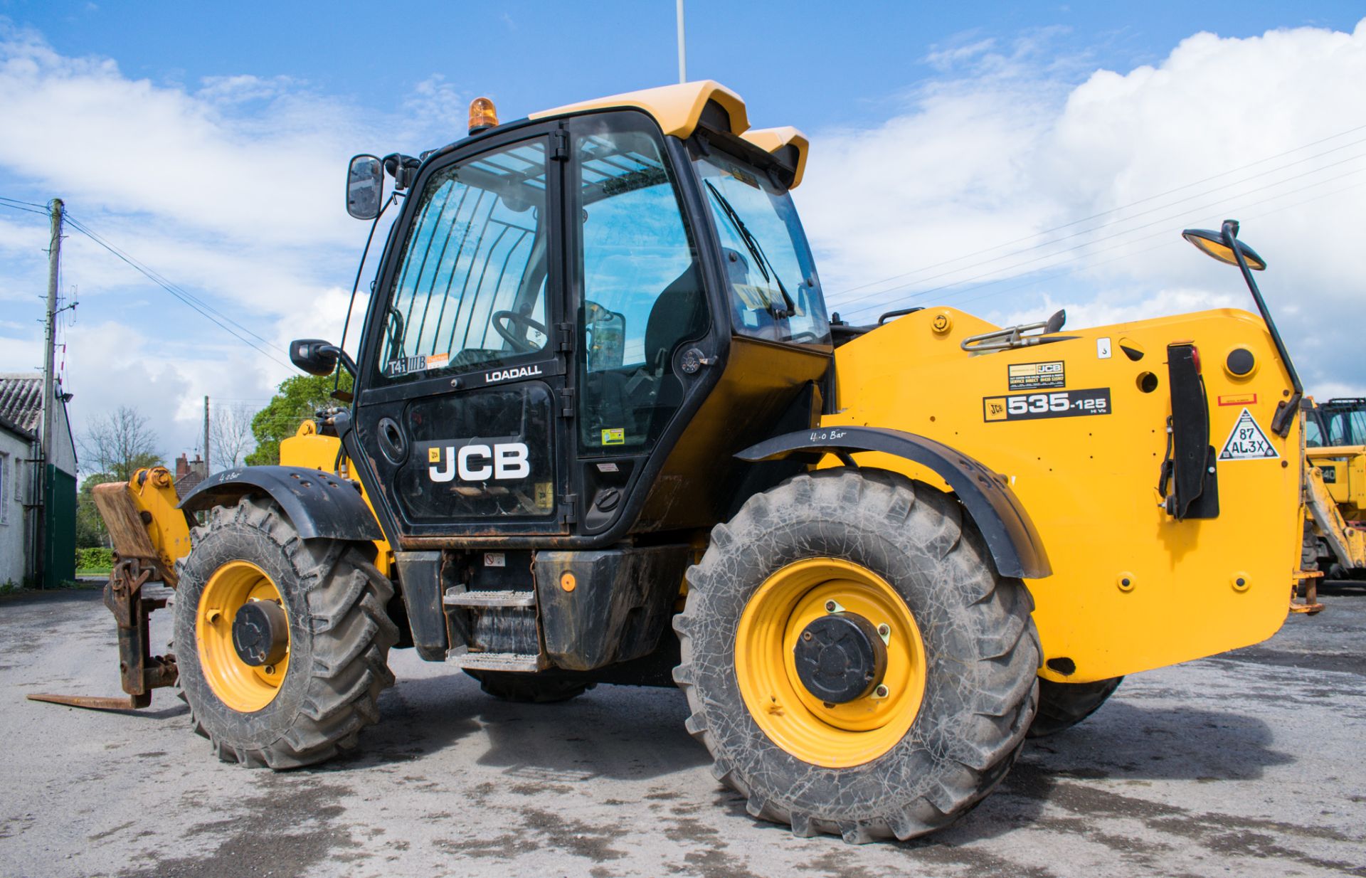 JCB 535-125 Hi-Viz 12.5 metre telescopic handler Year: 2015 S/N: 2347285 Recorded Hours: 2676 - Image 3 of 13