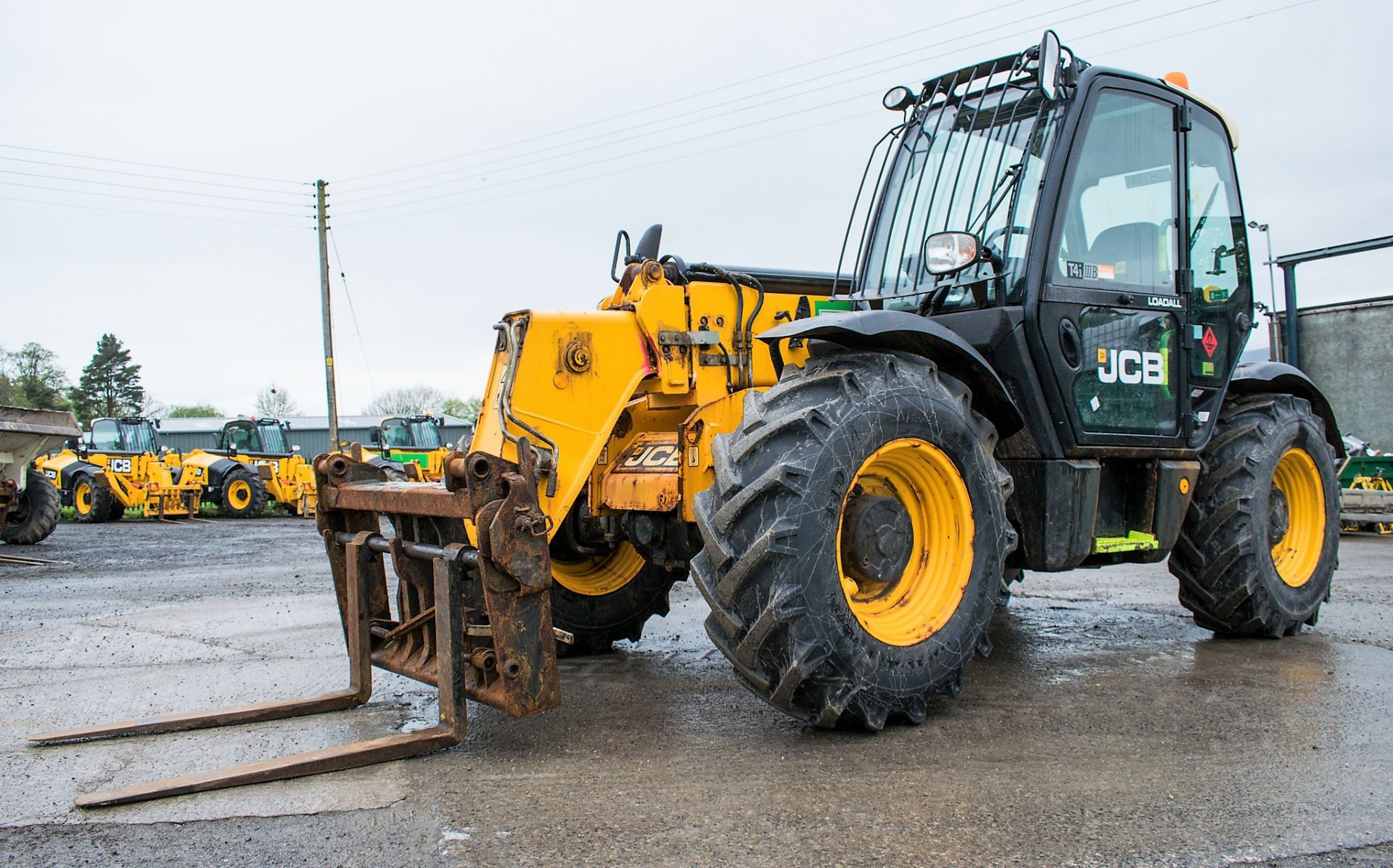 JCB 535-95 9.5 metre telescopic handler Year: 2013 S/N: 2180382 Recorded Hours: 1467 c/w rear camera