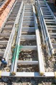 Triple stage aluminium extending ladder A666727