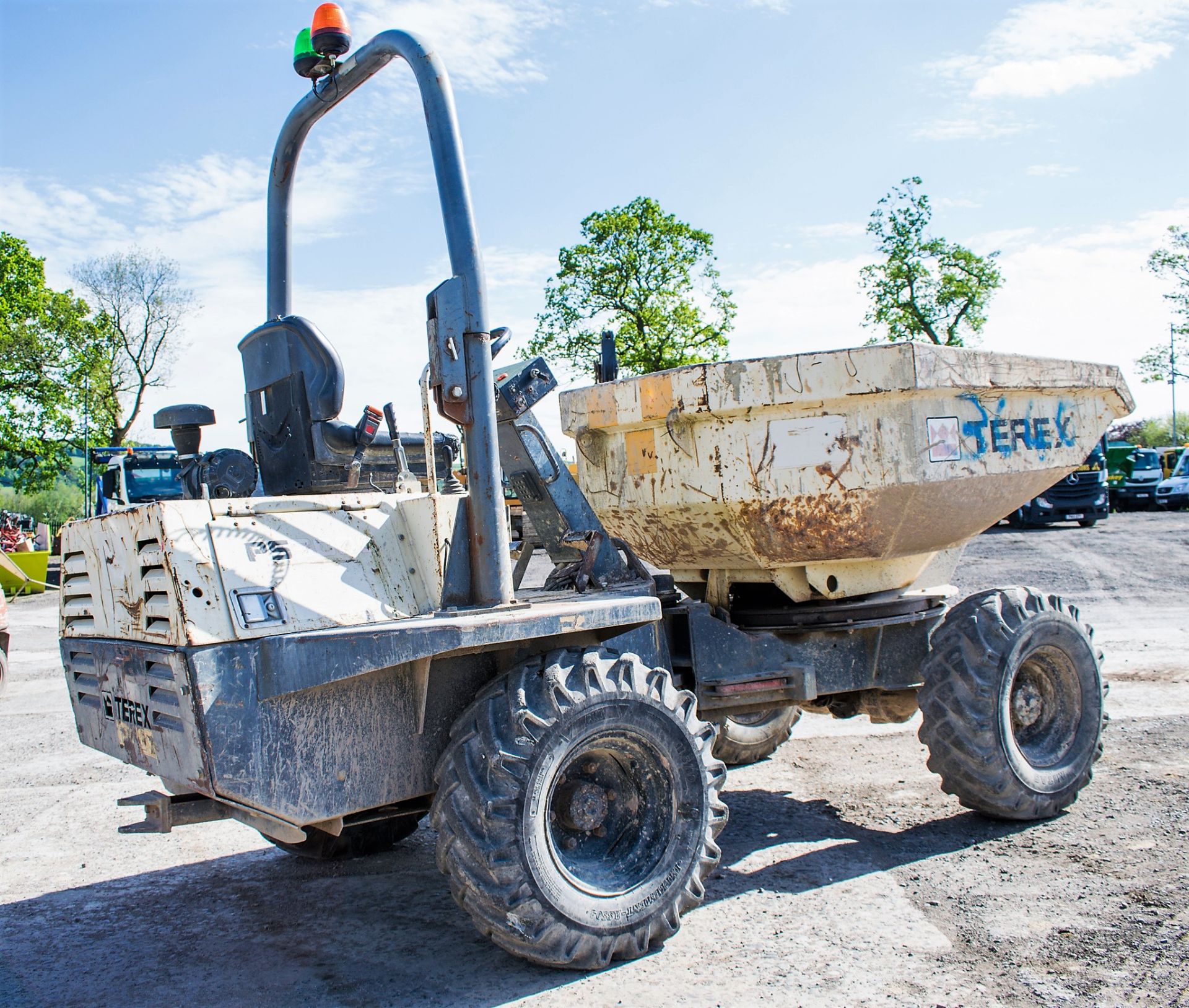 Terex 3 tonne swivel skip dumper Year: 2007 S/N: E701FS021 Recorded Hours: Not displayed ( Clock - Image 5 of 16