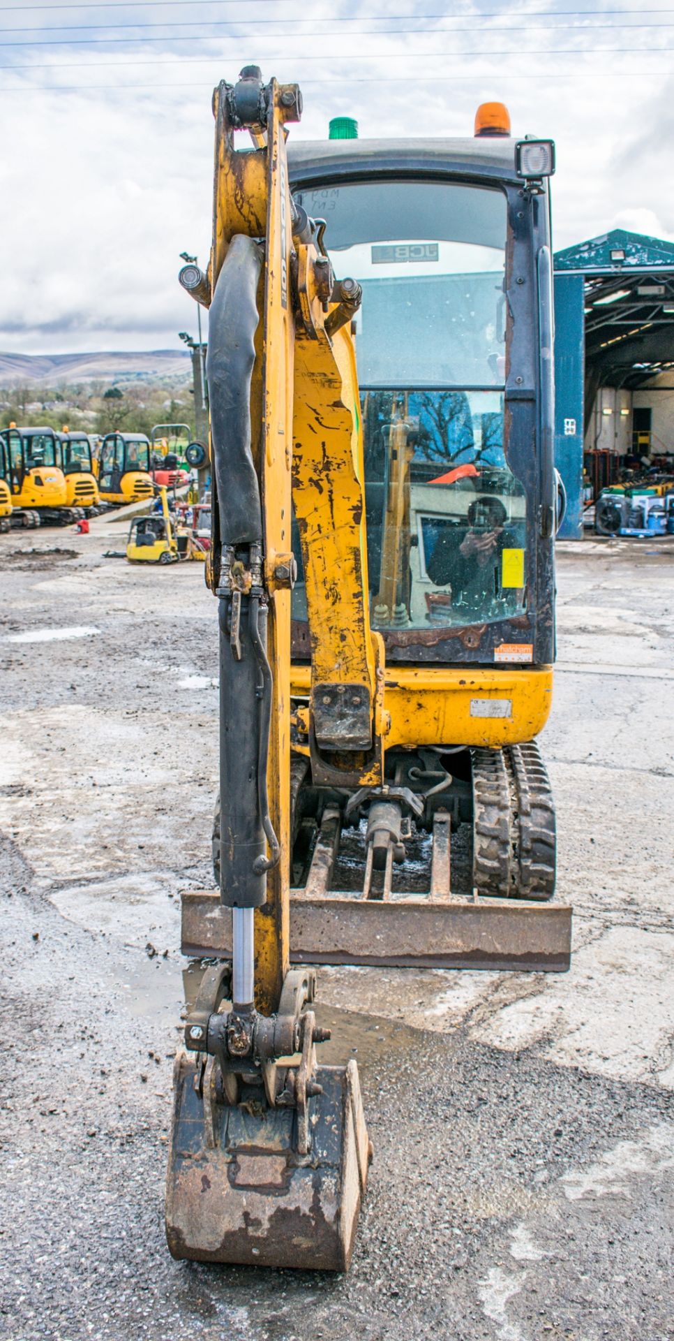 JCB 8016 1.6 tonne rubber tracked mini excavator Year: 2013 S/N: 2071389 Recorded Hours: 1337 blade, - Image 5 of 12