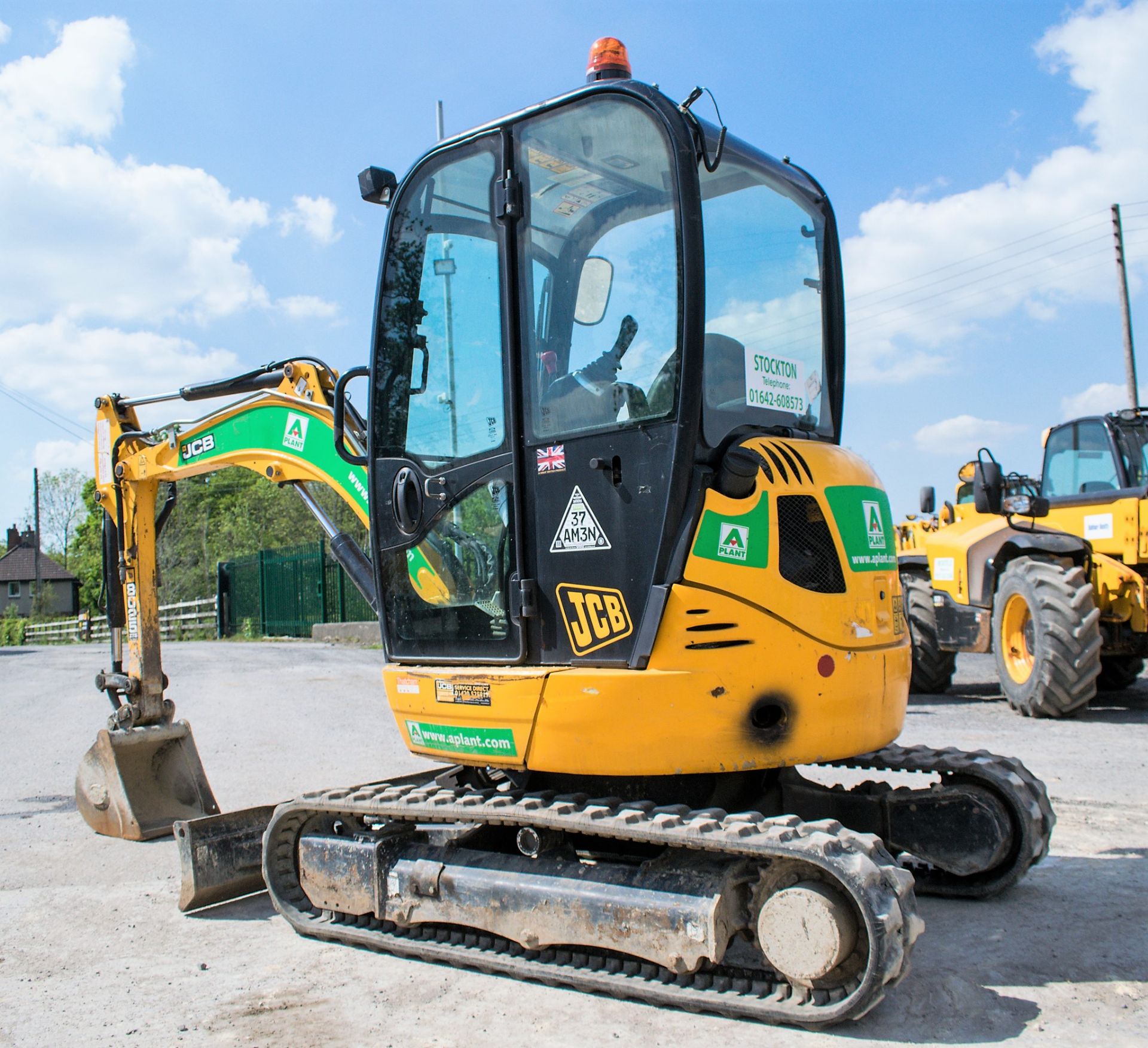 JCB 8025 ZTS 2.5 tonne rubber tracked mini excavator Year: 2015 S/N: 2226852 Recorded Hours: 1685 - Image 3 of 14