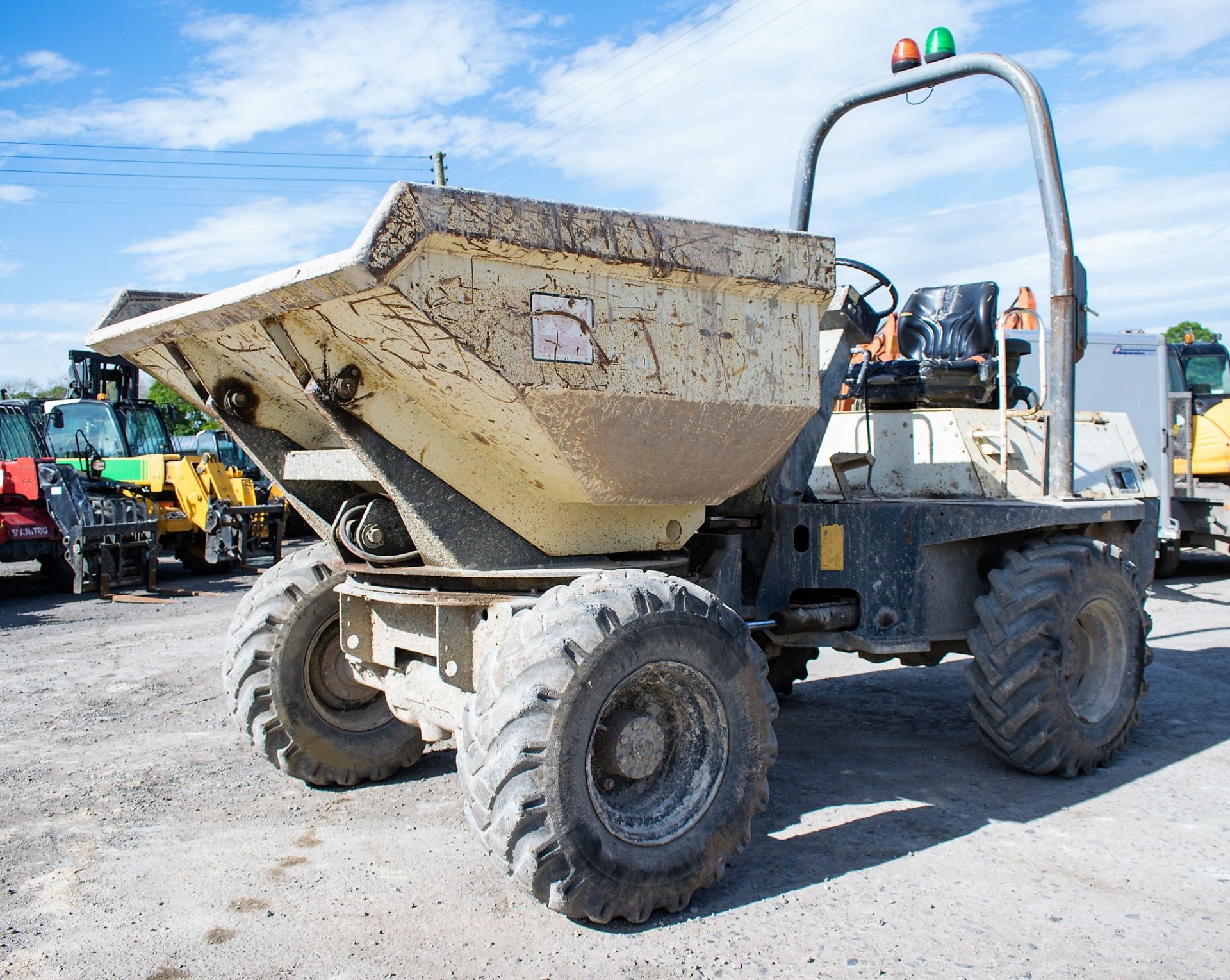 Terex 3 tonne swivel skip dumper Year: 2007 S/N: E701FS021 Recorded Hours: Not displayed ( Clock