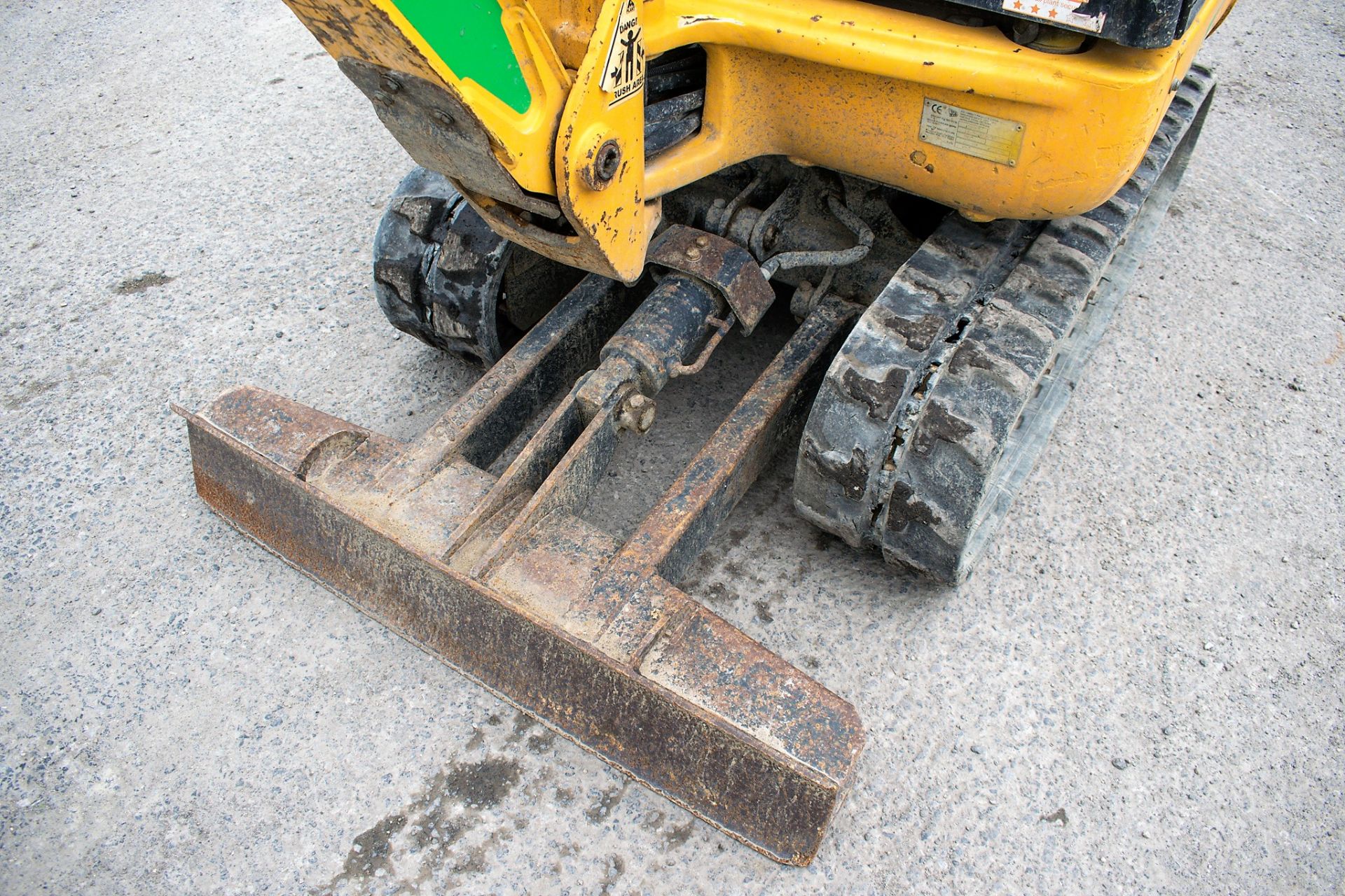 JCB 8016 1.6 tonne rubber tracked mini excavator Year: 2013 S/N: 2071482 Recorded Hours: 1312 blade, - Image 10 of 12