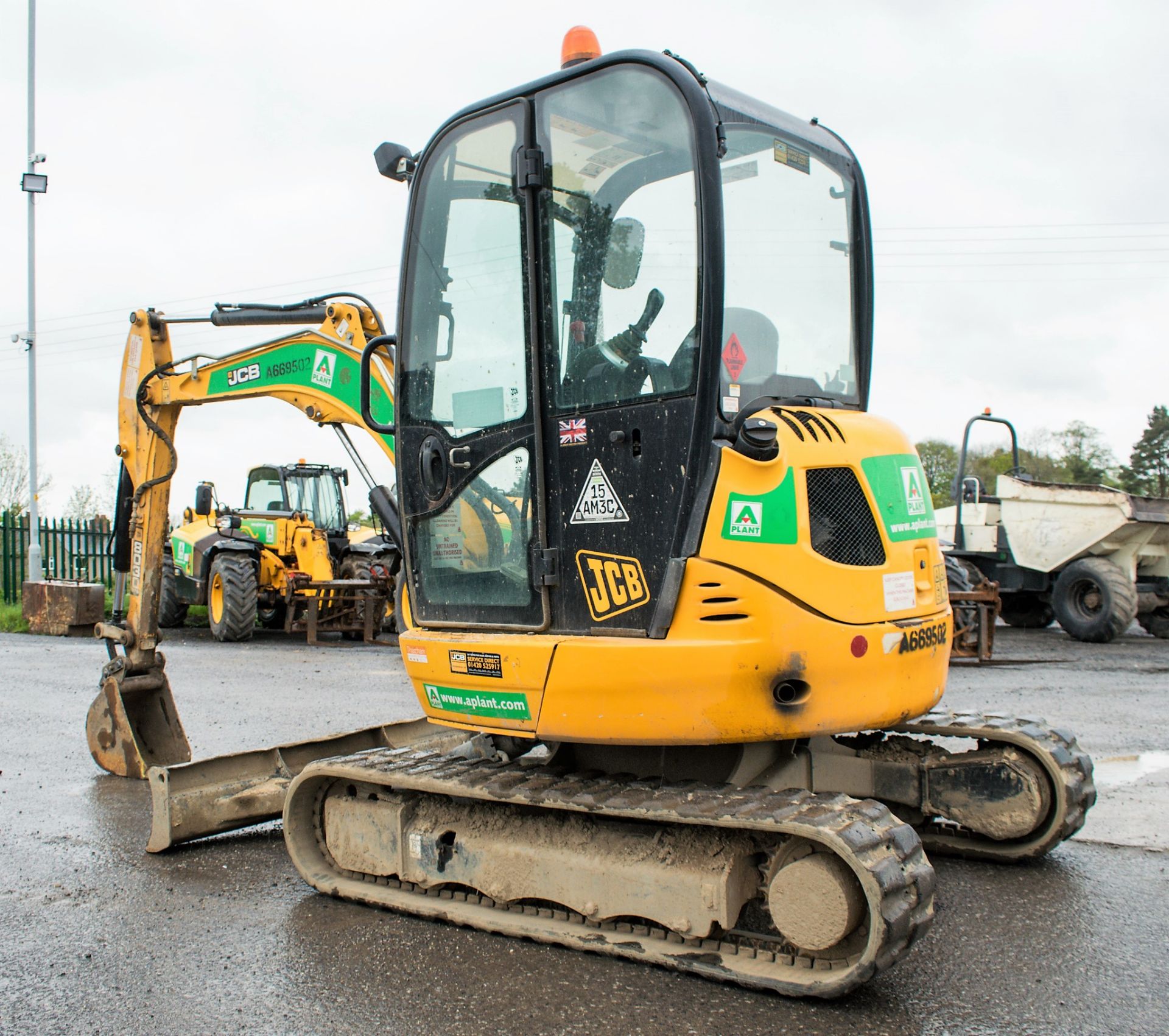 JCB 8030 ZTS 3 tonne rubber tracked mini excavator Year: 2015 S/N: 2432303 Recorded hours: 1204 - Image 3 of 12