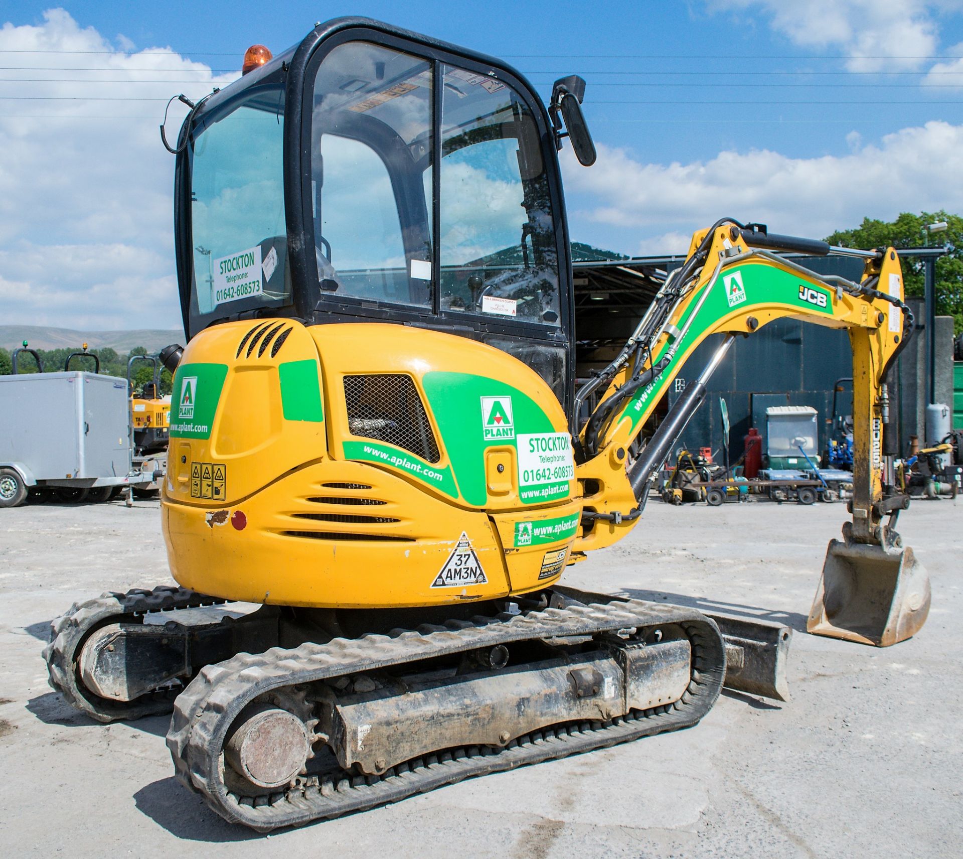 JCB 8025 ZTS 2.5 tonne rubber tracked mini excavator Year: 2015 S/N: 2226852 Recorded Hours: 1685 - Image 4 of 14